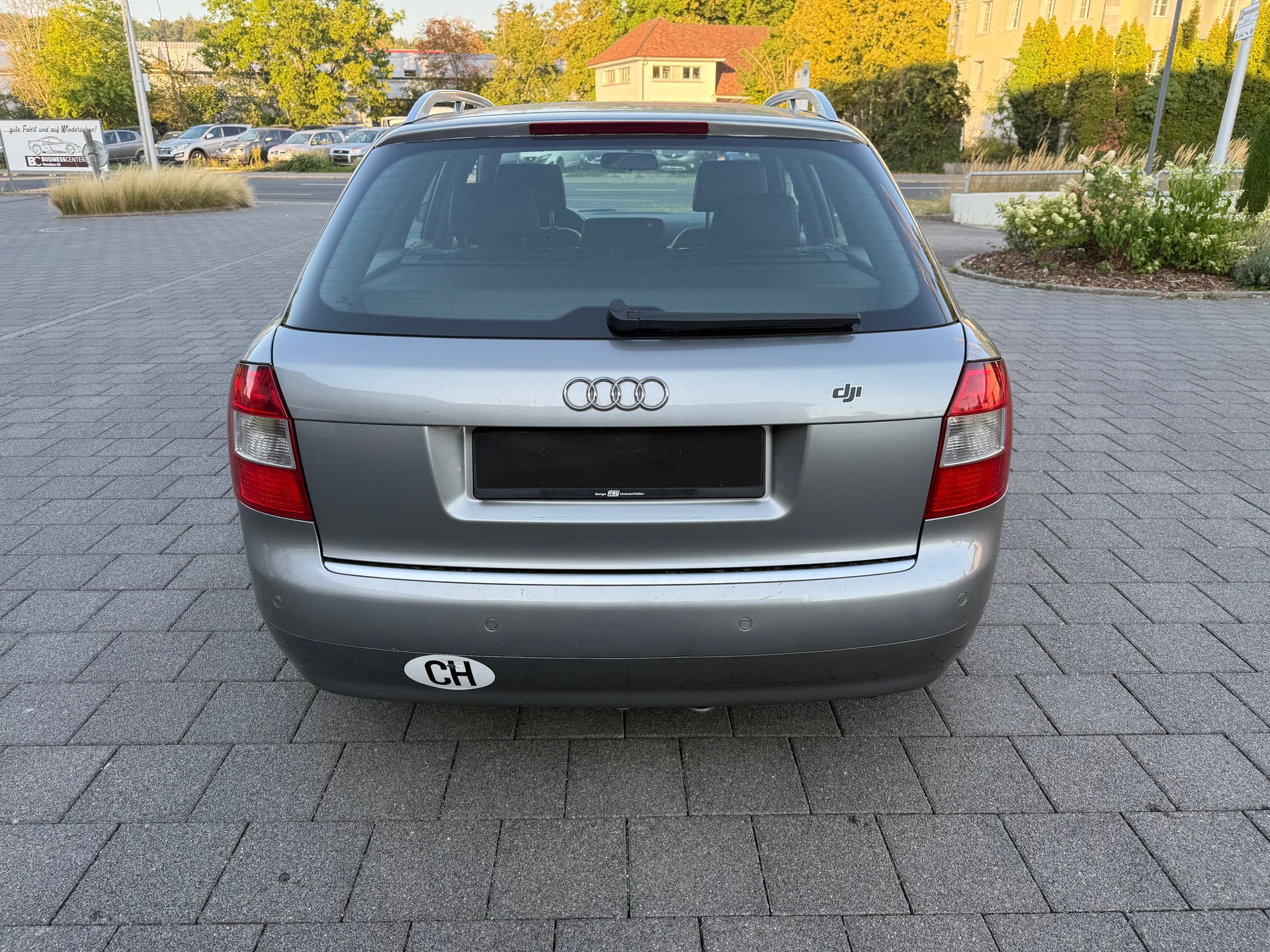 AUDI A4 Avant 2.5 TDI quattro-image-4