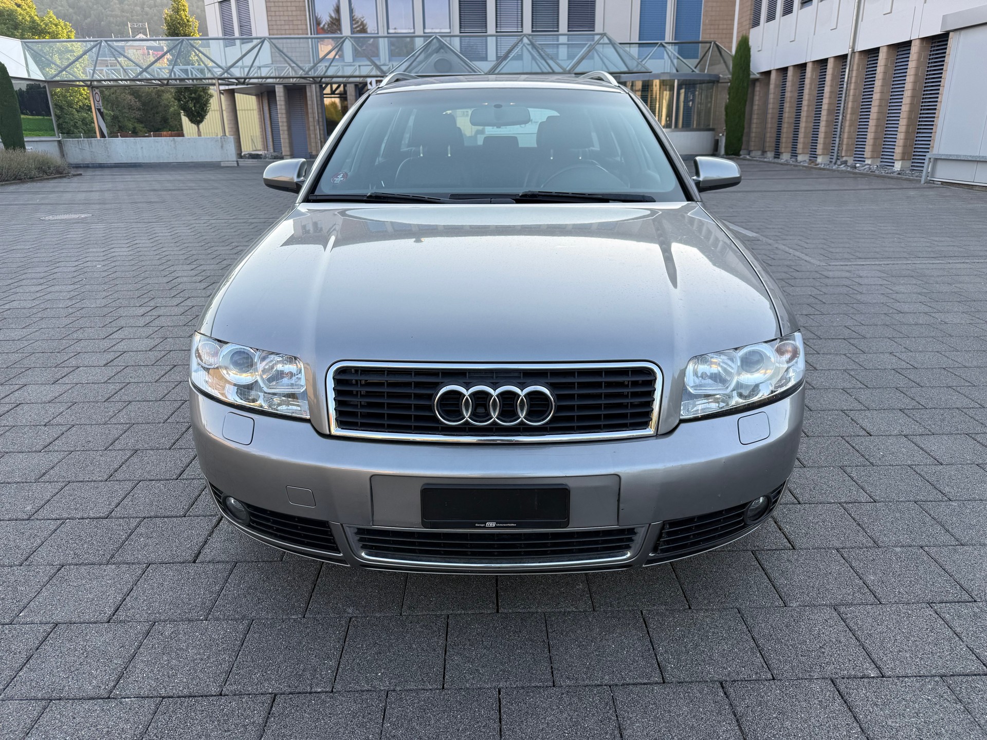 AUDI A4 Avant 2.5 TDI quattro-image-1
