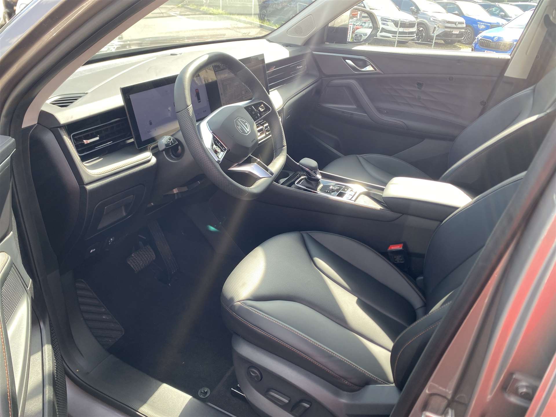 MG HS 1.5 T Hybrid+ Luxury 224PS Automat-showroom-element-1
