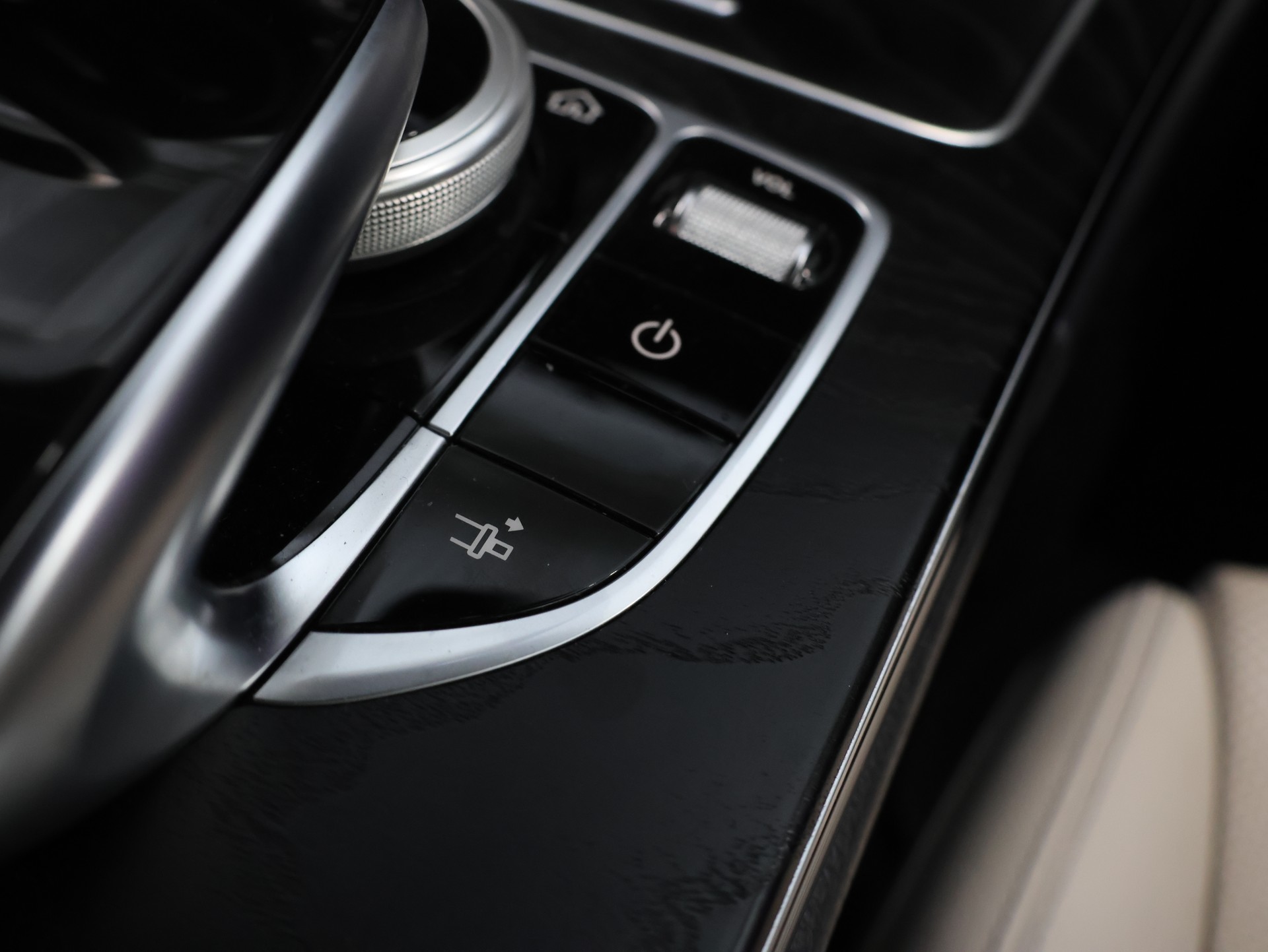 MERCEDES-BENZ Mercedes-Benz C300d *Burmester* *Sitzheizung* *Rückfahrkamera*-image-23