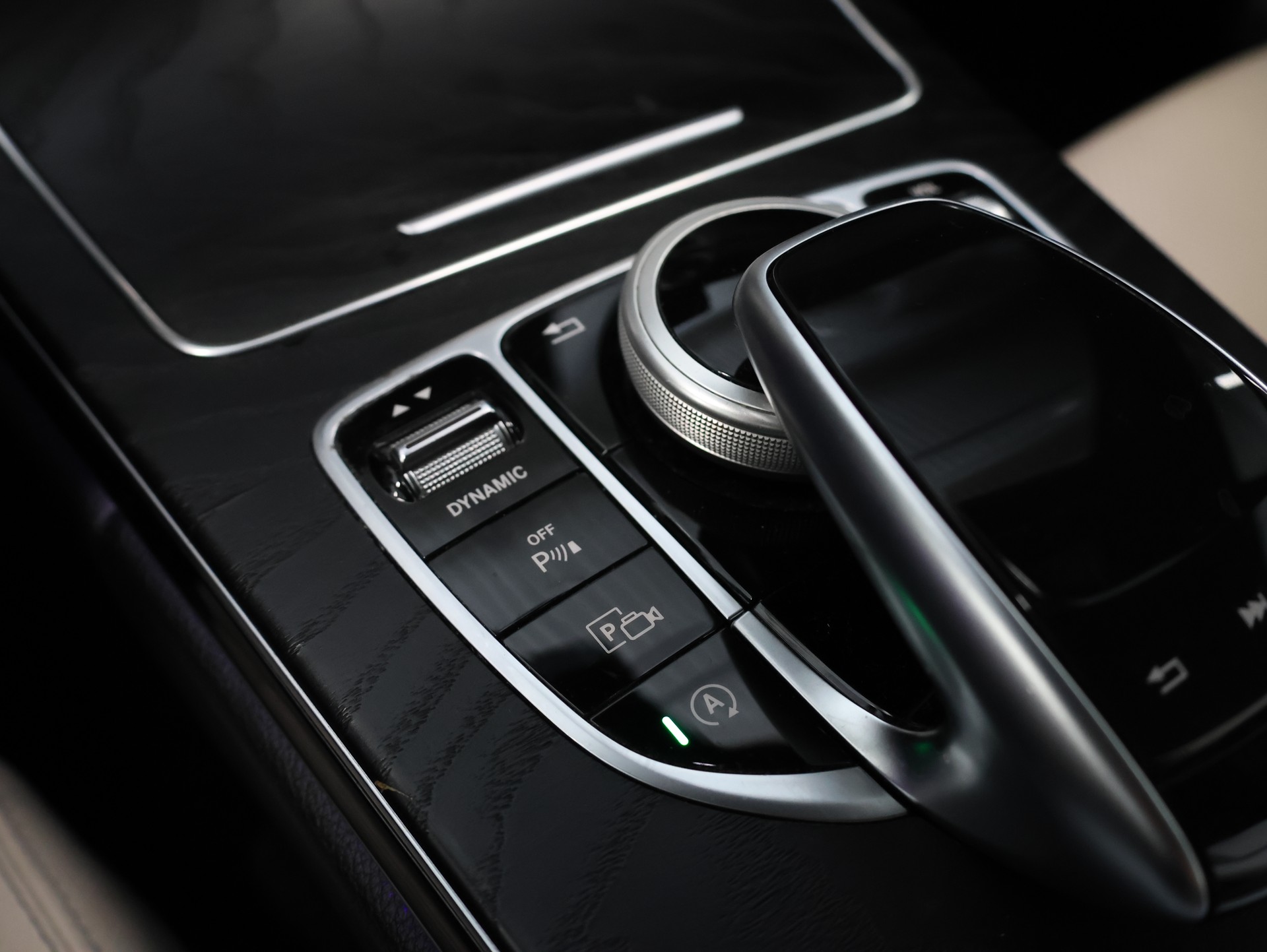 MERCEDES-BENZ Mercedes-Benz C300d *Burmester* *Sitzheizung* *Rückfahrkamera*-image-22