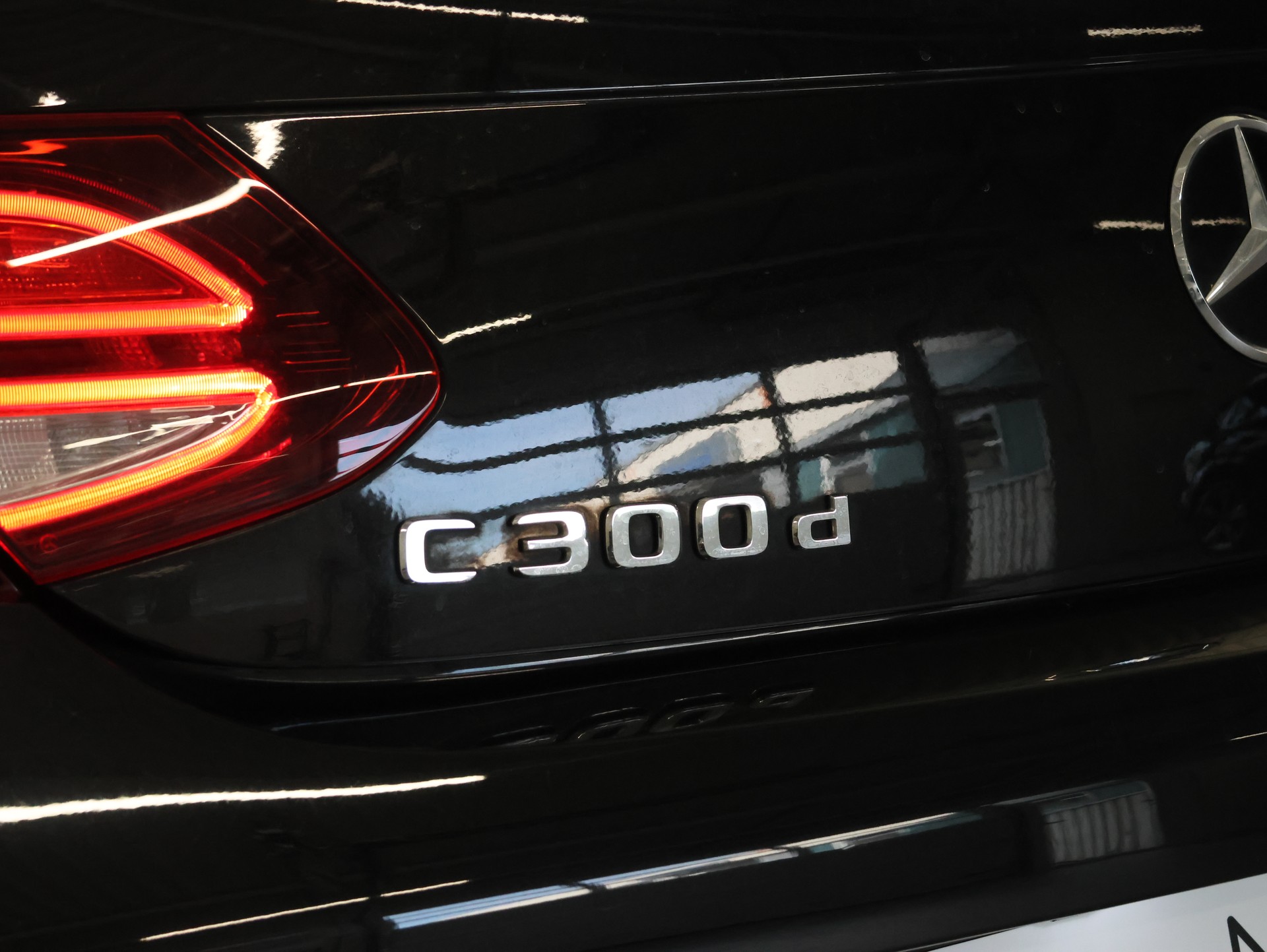 MERCEDES-BENZ Mercedes-Benz C300d *Burmester* *Sitzheizung* *Rückfahrkamera*-image-13