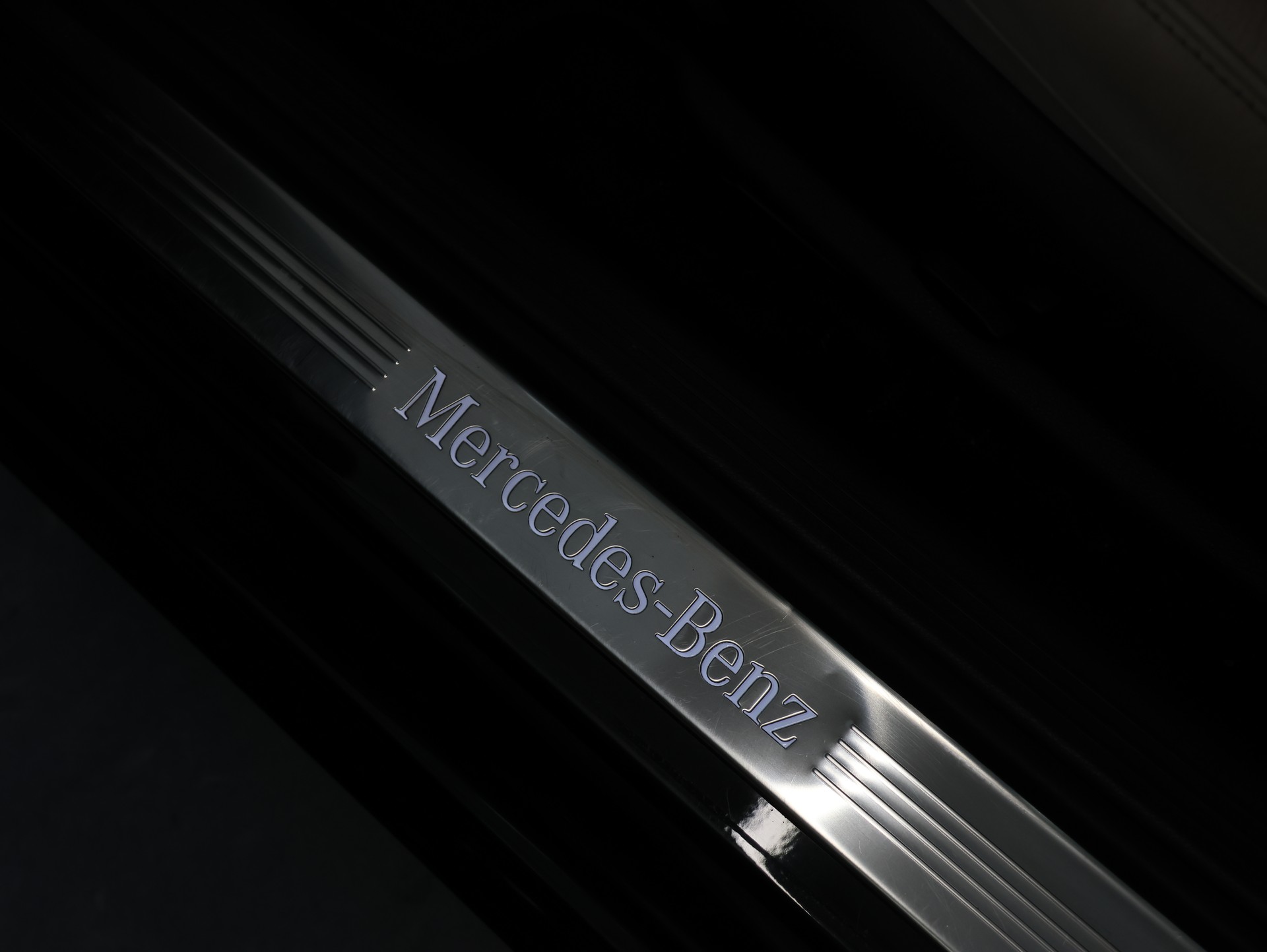 MERCEDES-BENZ Mercedes-Benz C300d *Burmester* *Sitzheizung* *Rückfahrkamera*-image-14
