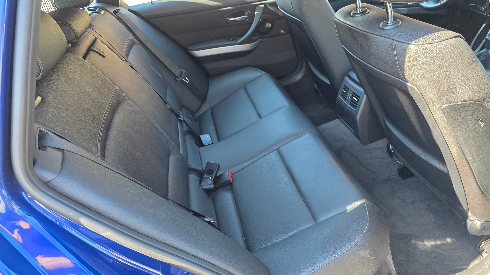 BMW 330-image-14