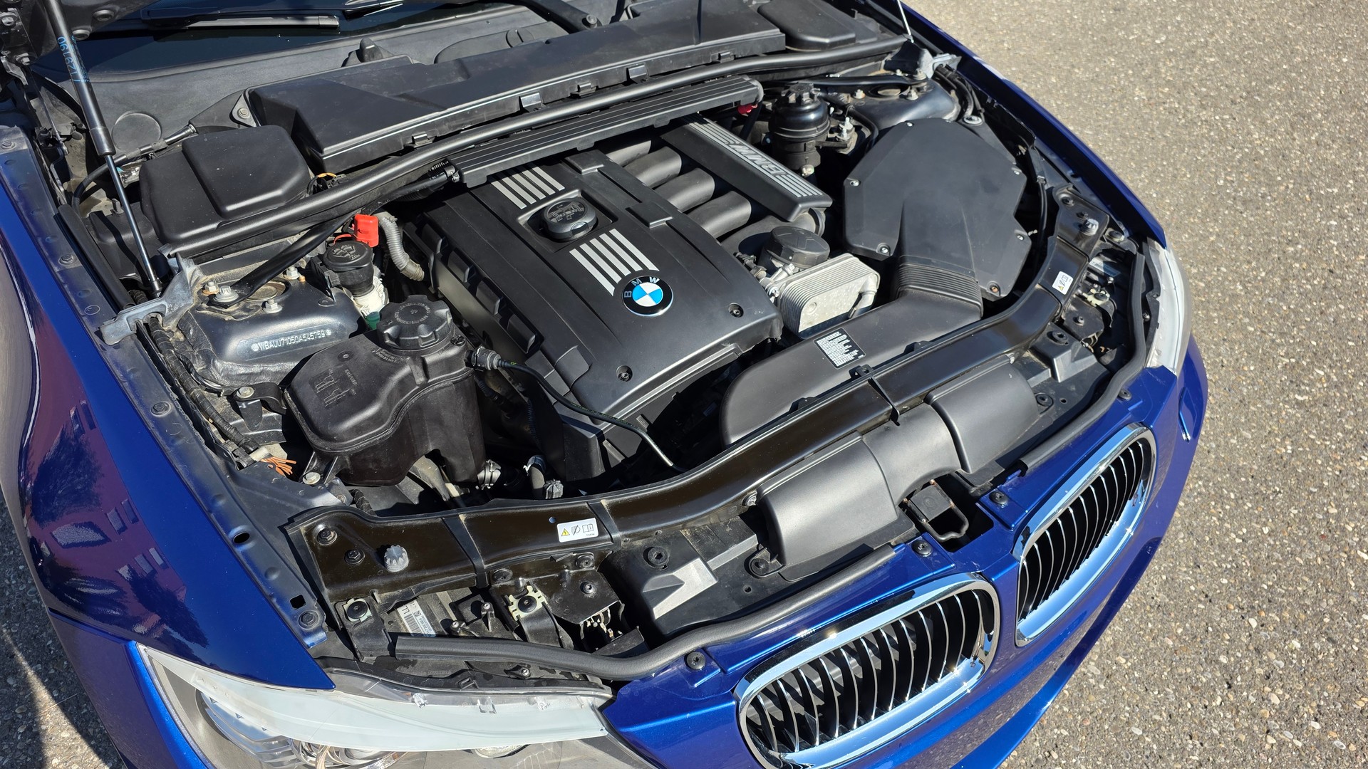 BMW 330-image-9