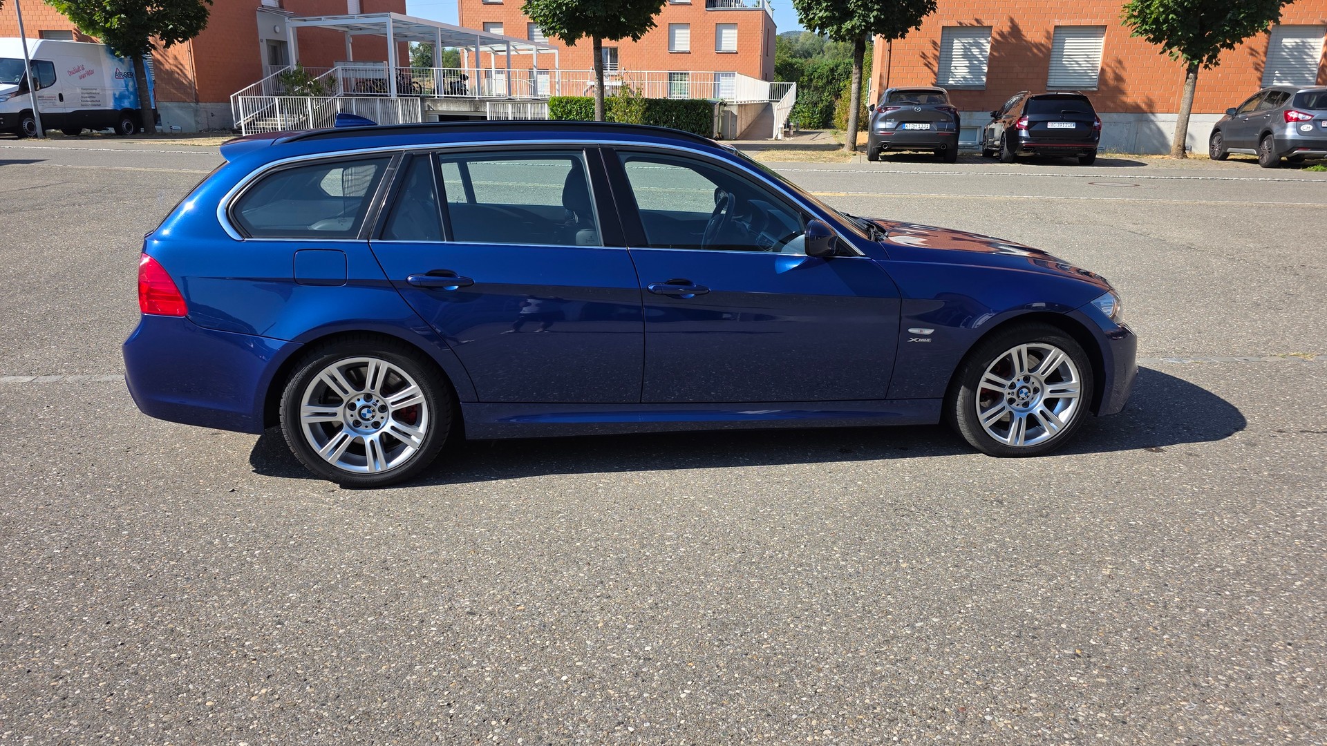 BMW 330-image-3