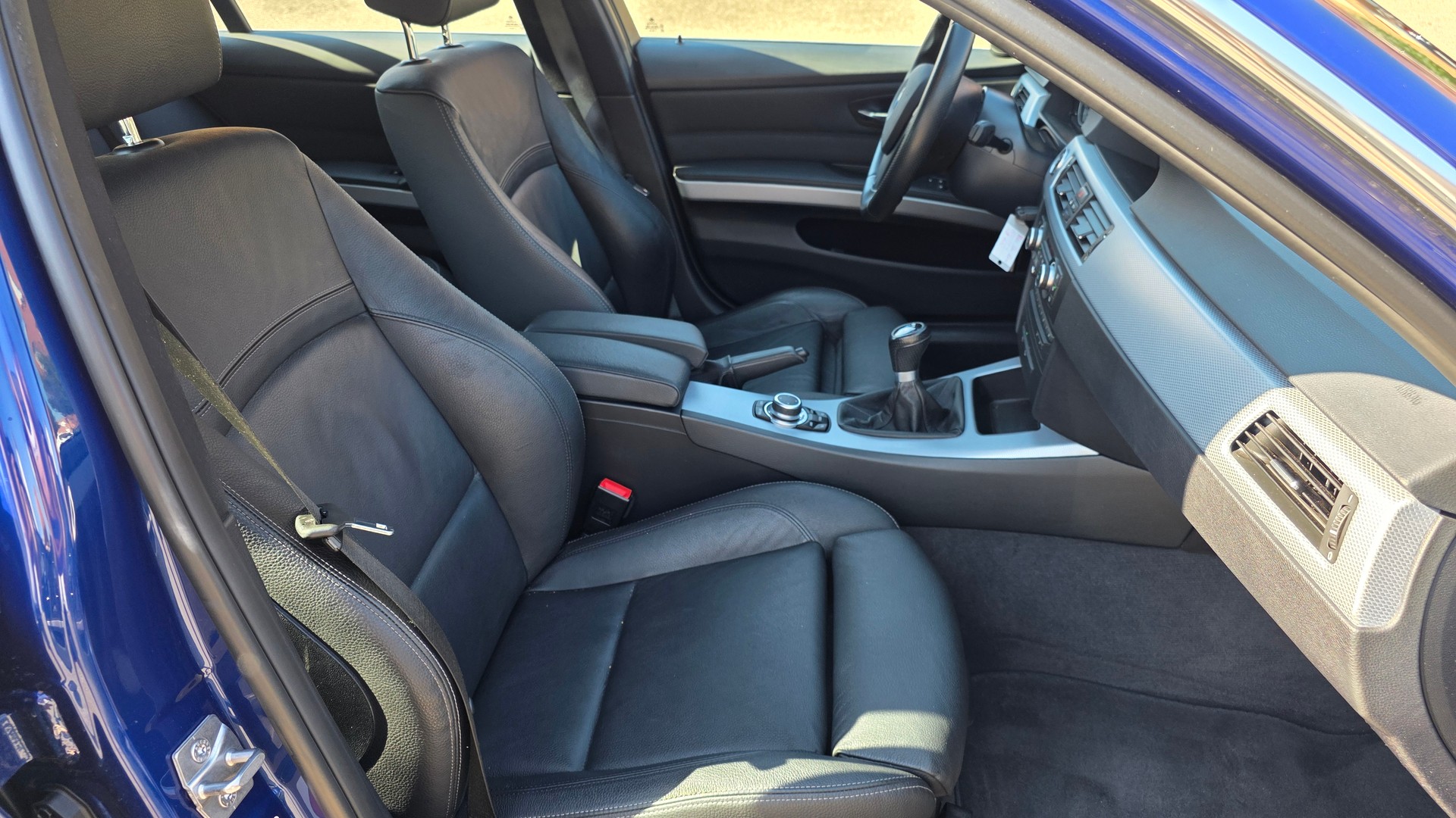 BMW 330-image-6