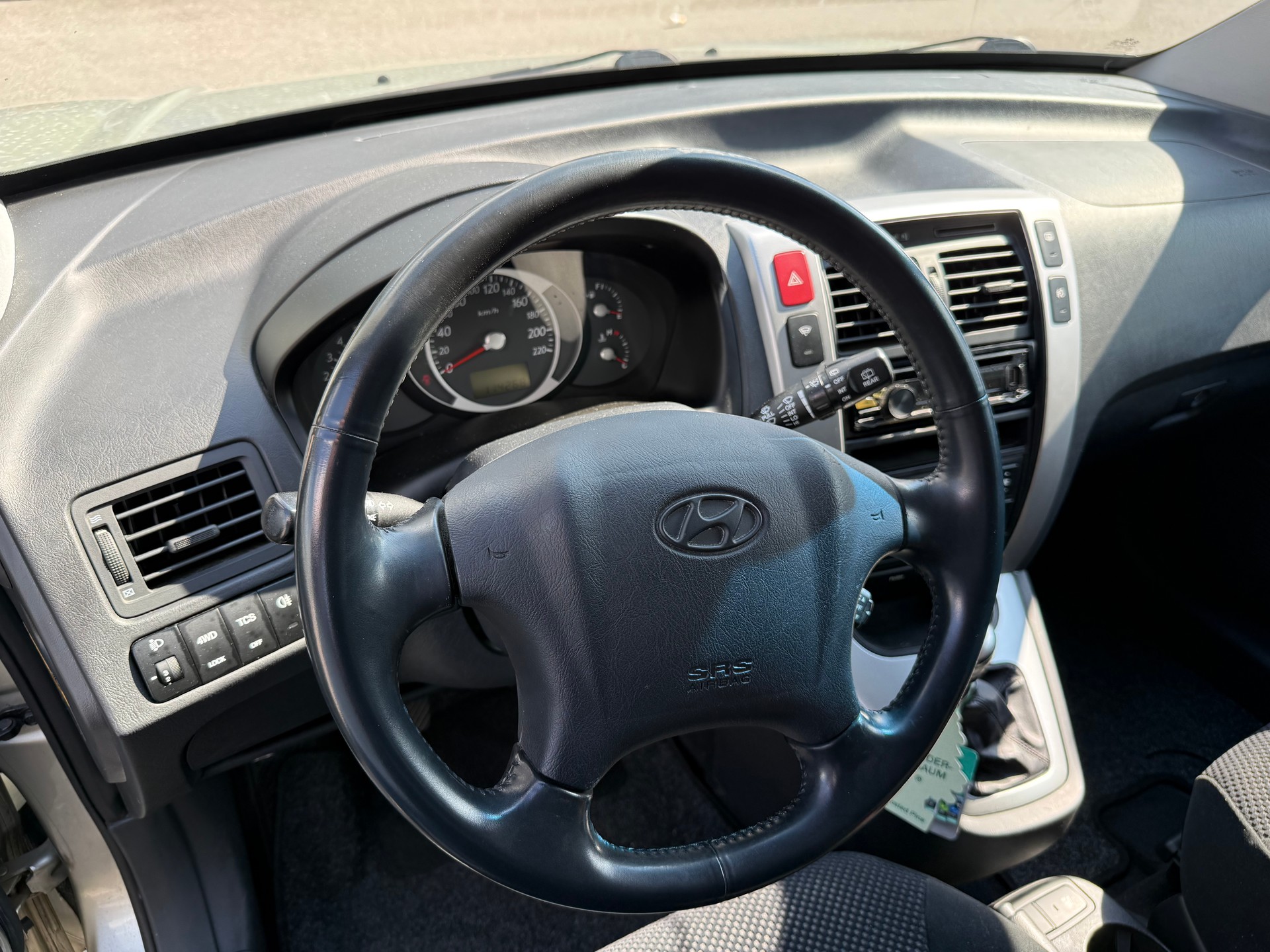 HYUNDAI Tucson 2.0 CRDi VGT Swiss Limited Edition 4WD-image-6