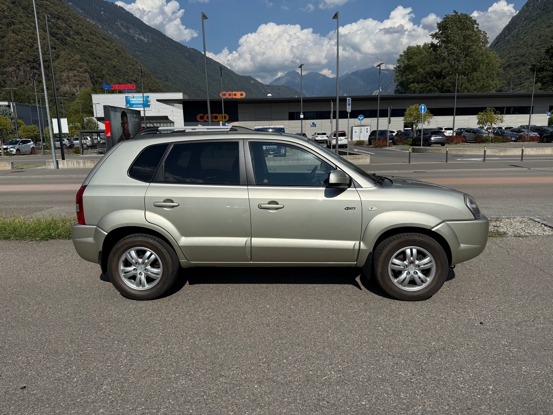 HYUNDAI Tucson 2.0 CRDi VGT Swiss Limited Edition 4WD-image-0