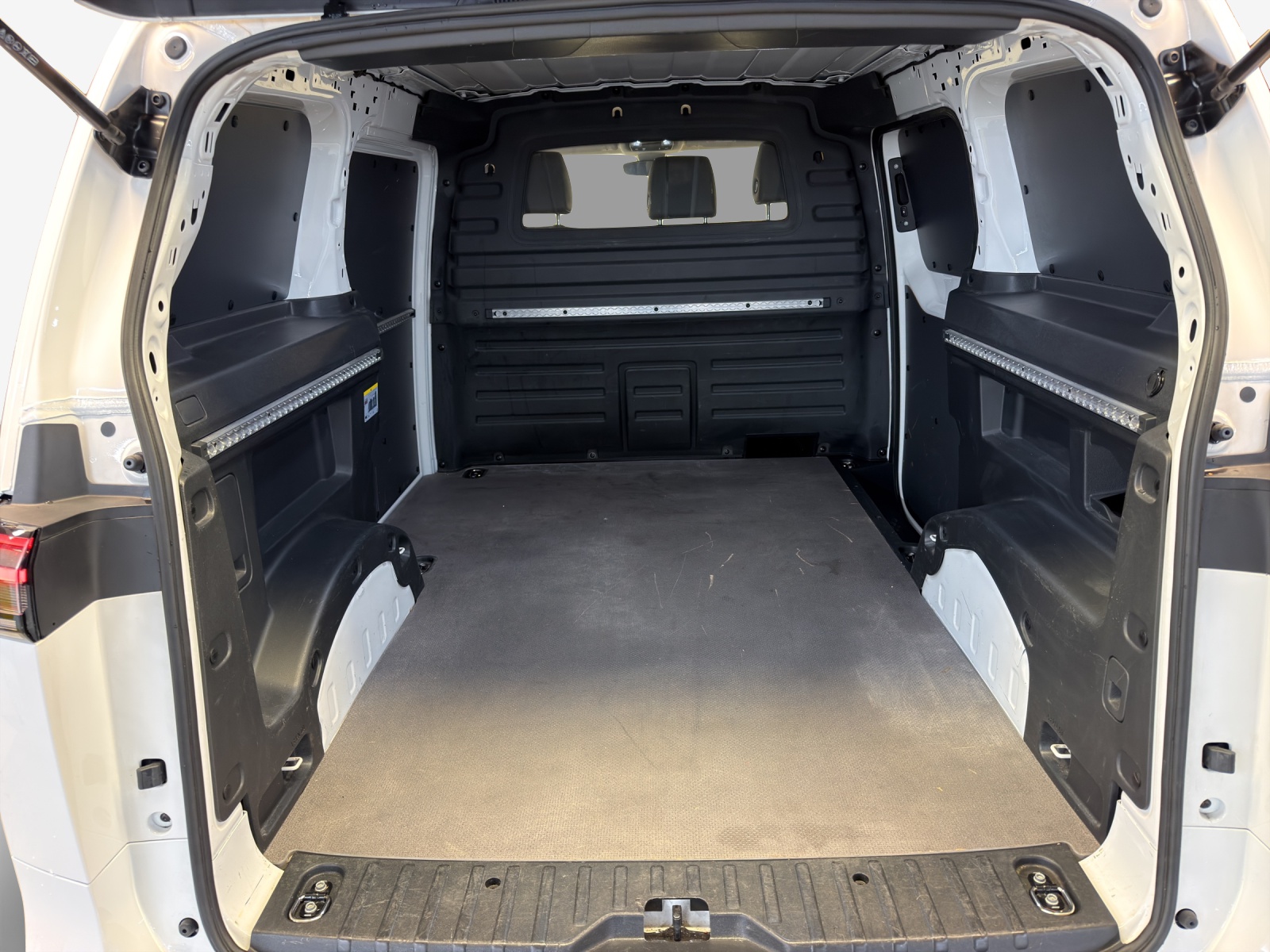 VW ID. Buzz Cargo Pro-image-12
