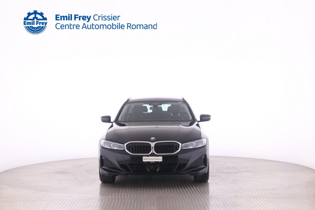 BMW 320d xDrive Touring-image-8