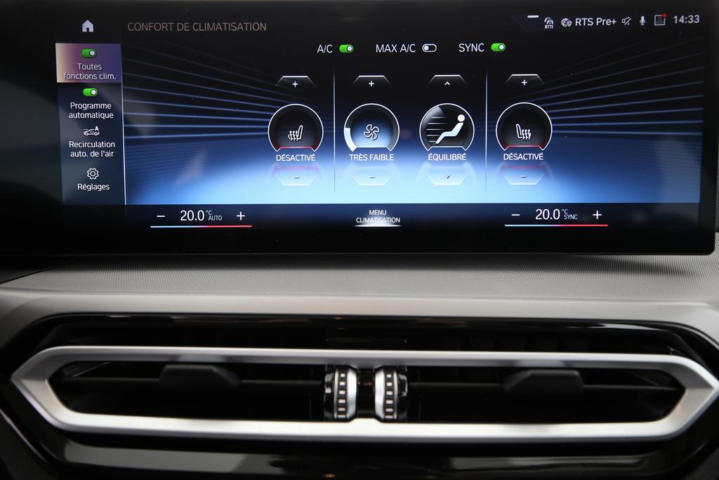 BMW 320d xDrive Touring-image-10