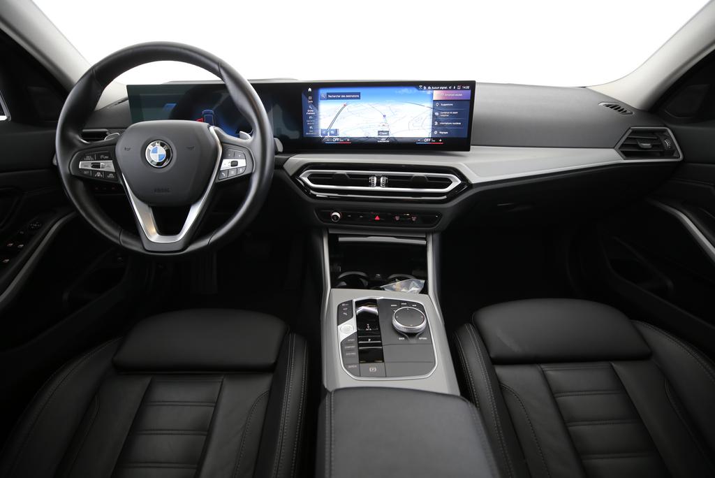 BMW 320d xDrive Touring-image-4