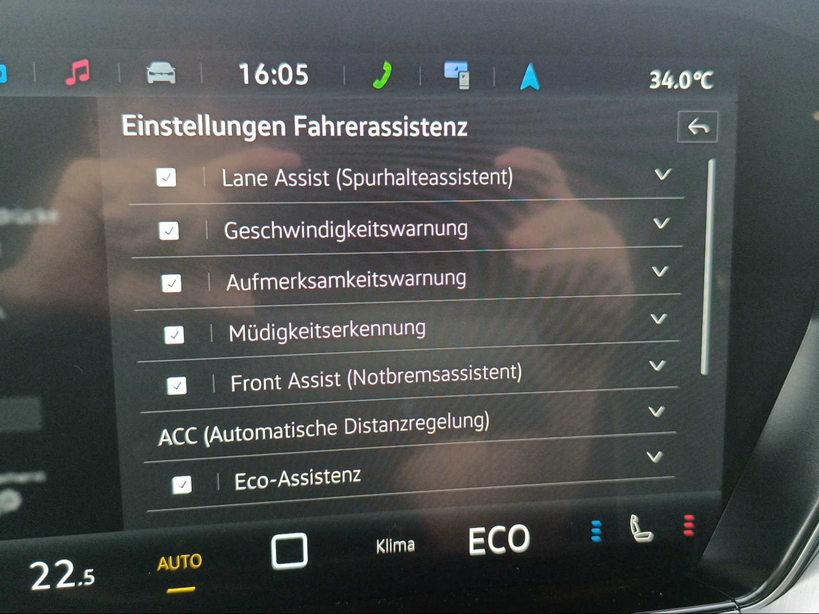 VW Touareg 3.0 TDI R-Line Final Edition Tiptronic-image-8