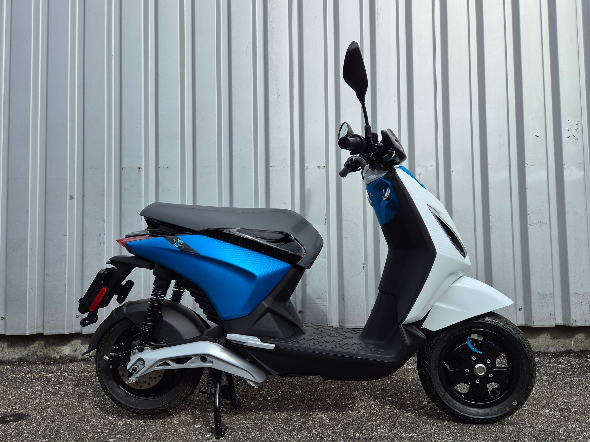 PIAGGIO Piaggio 1 Active 60km/h KUNDENAUFTRAGFull Electric-showroom-element-1