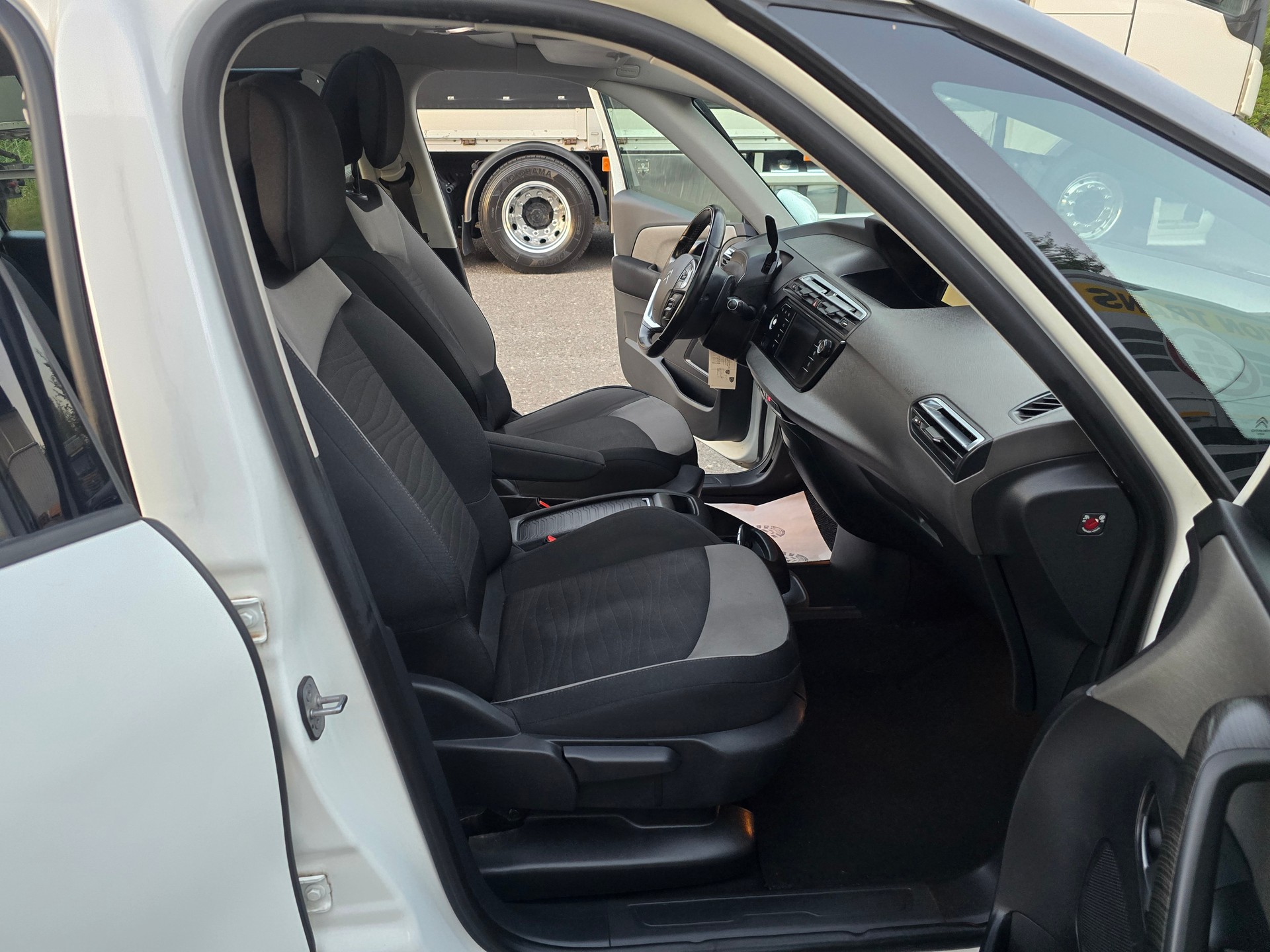 CITROEN Grand C4 Picasso 1.6i 16V e-THP Séduction-image-15