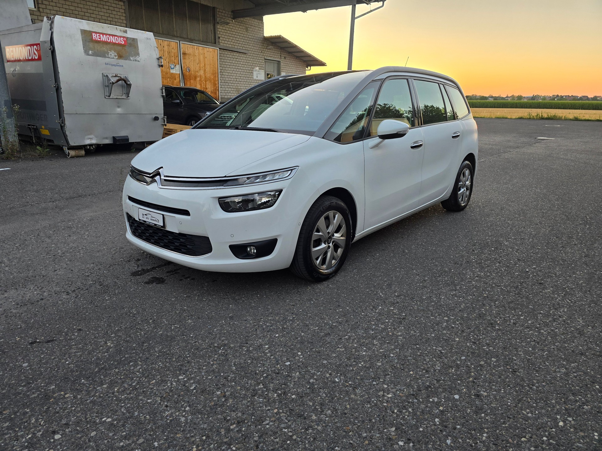 CITROEN Grand C4 Picasso 1.6i 16V e-THP Séduction-image-1