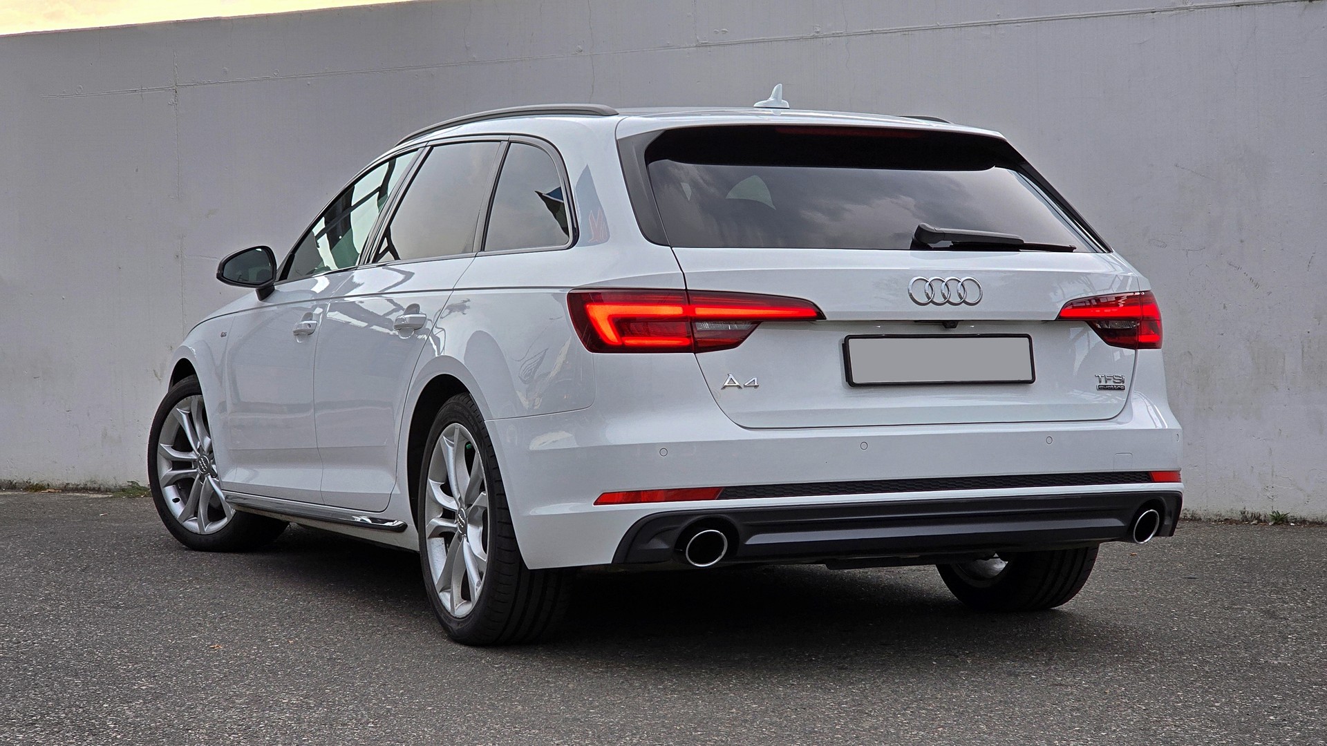 AUDI 2.0 TFSI 252 Sport quattro S-Tronic-image-2