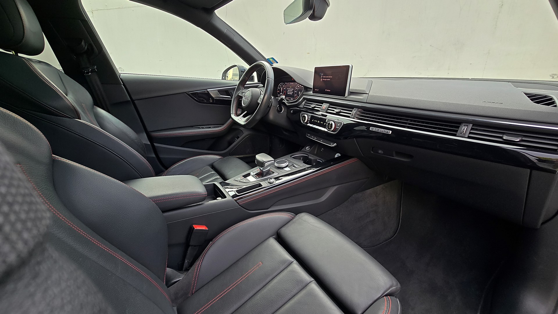 AUDI 2.0 TFSI 252 Sport quattro S-Tronic-image-7
