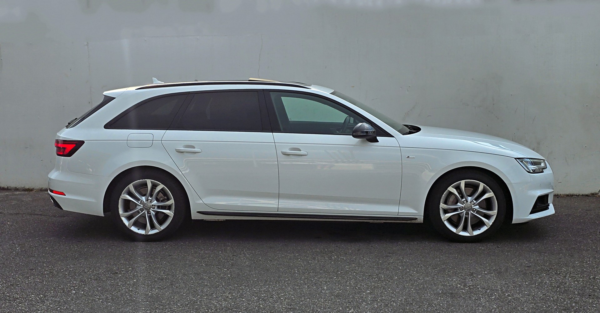 AUDI 2.0 TFSI 252 Sport quattro S-Tronic-image-4