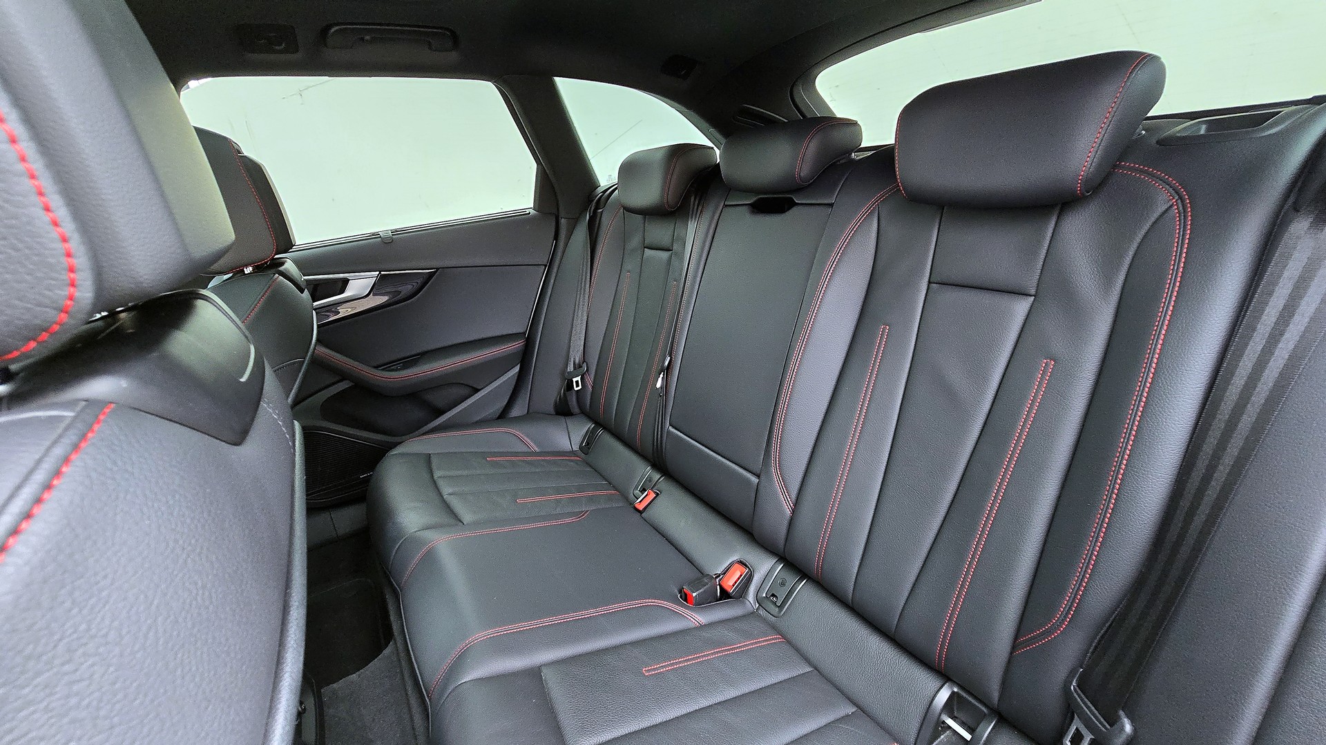 AUDI 2.0 TFSI 252 Sport quattro S-Tronic-image-10