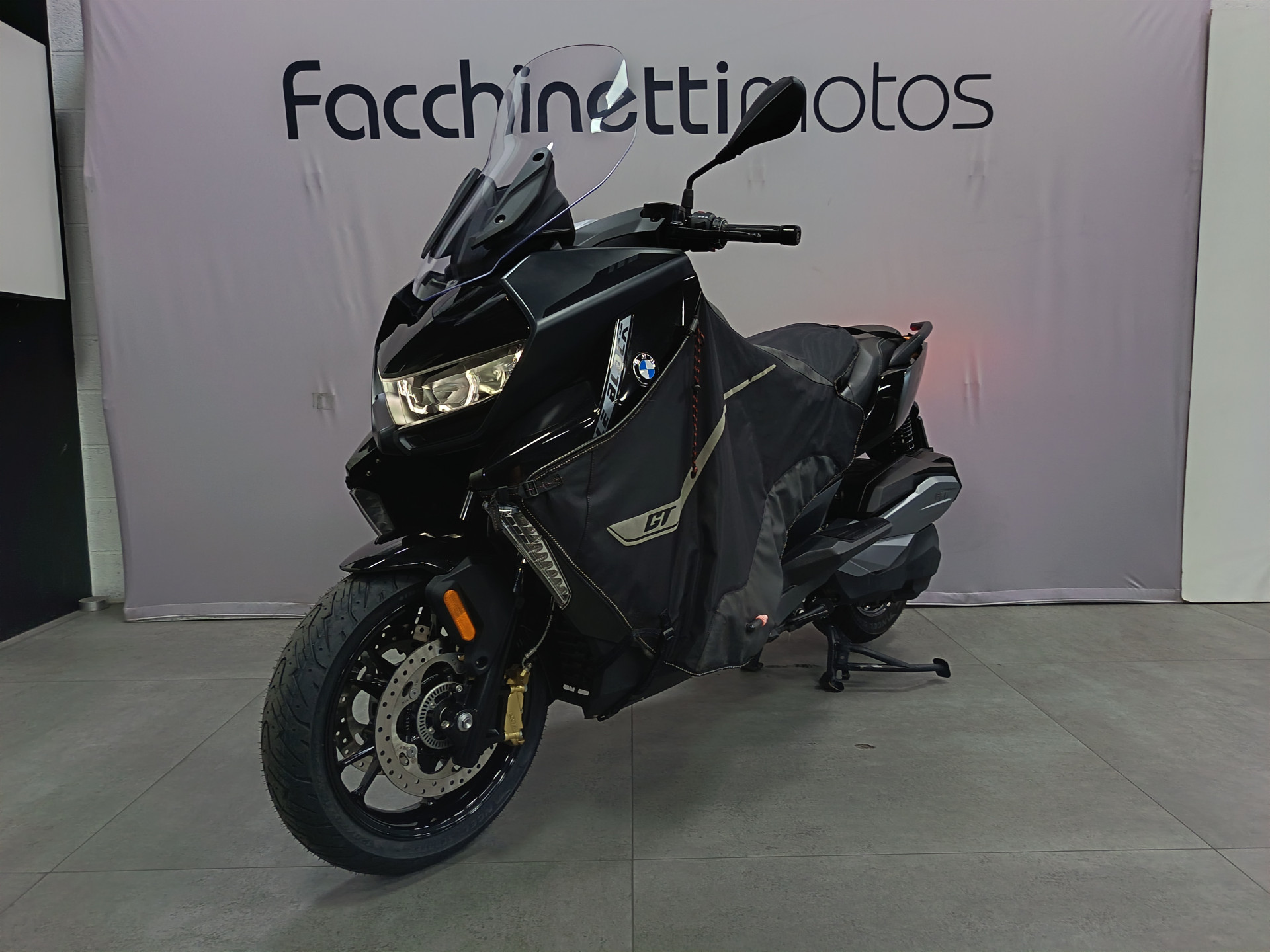 BMW C 400 GT Triple Black ***139 chf/mois sur 36 mois***-showroom-element-2