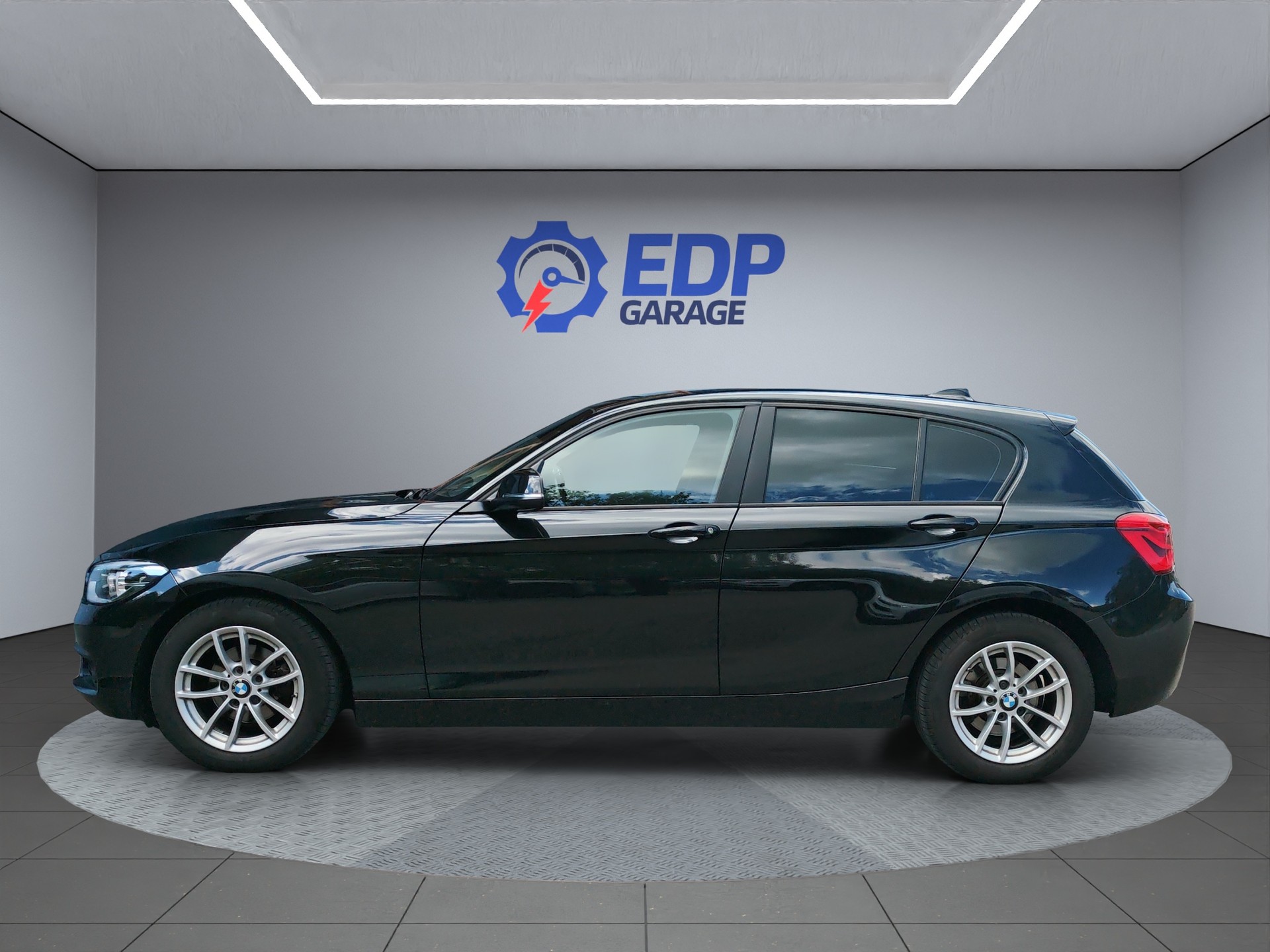 BMW 118i Edition Sport Line Steptronic