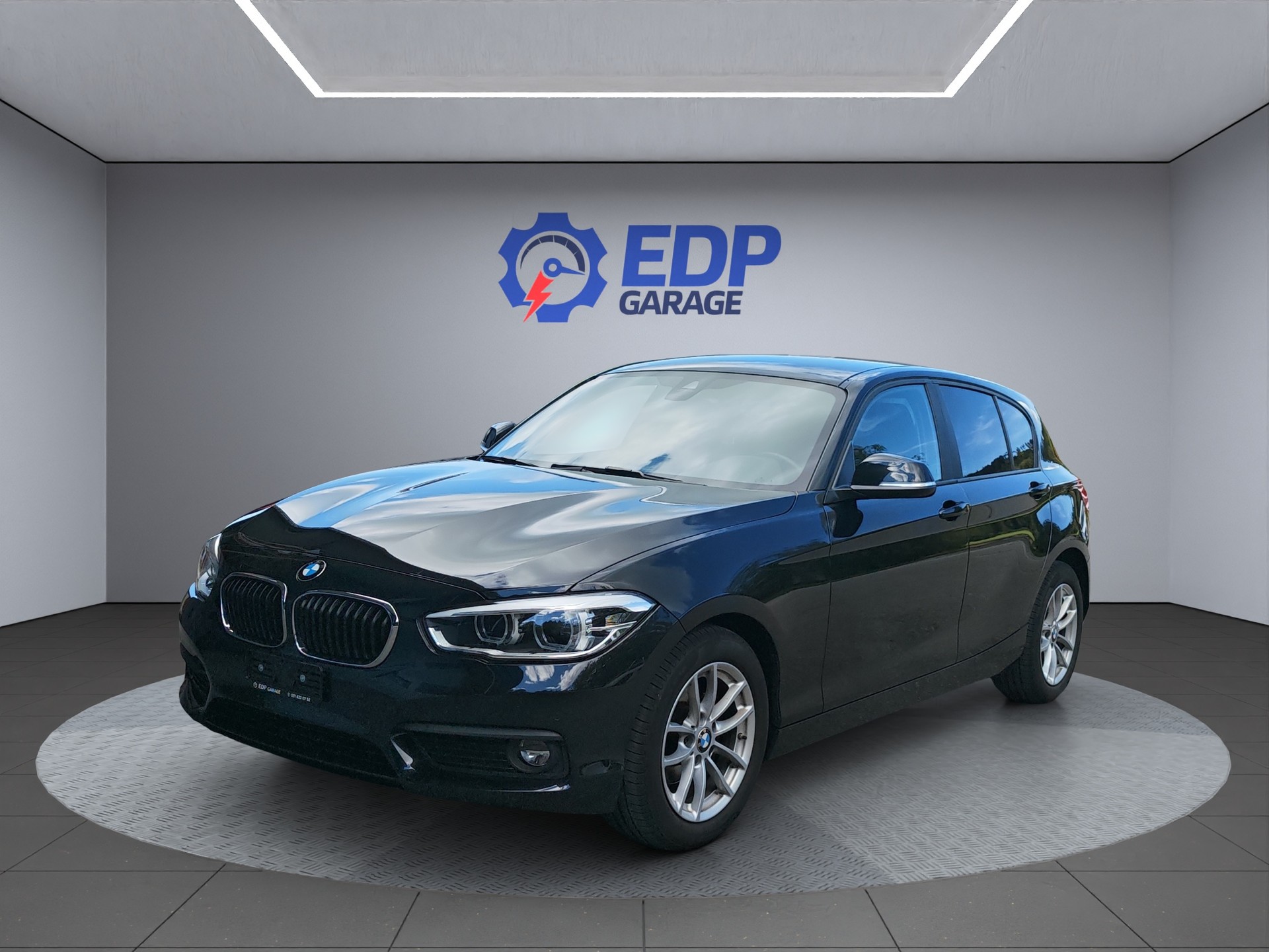 BMW 118i Edition Sport Line Steptronic-showroom-element-1