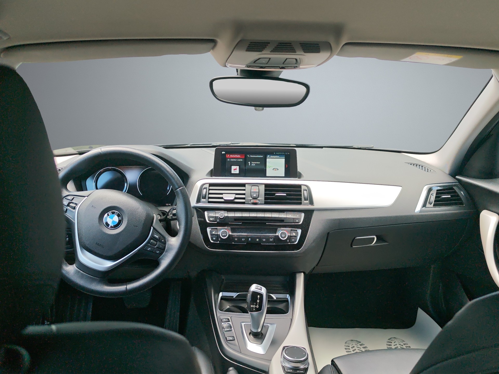 BMW 118i Edition Sport Line Steptronic-image-9
