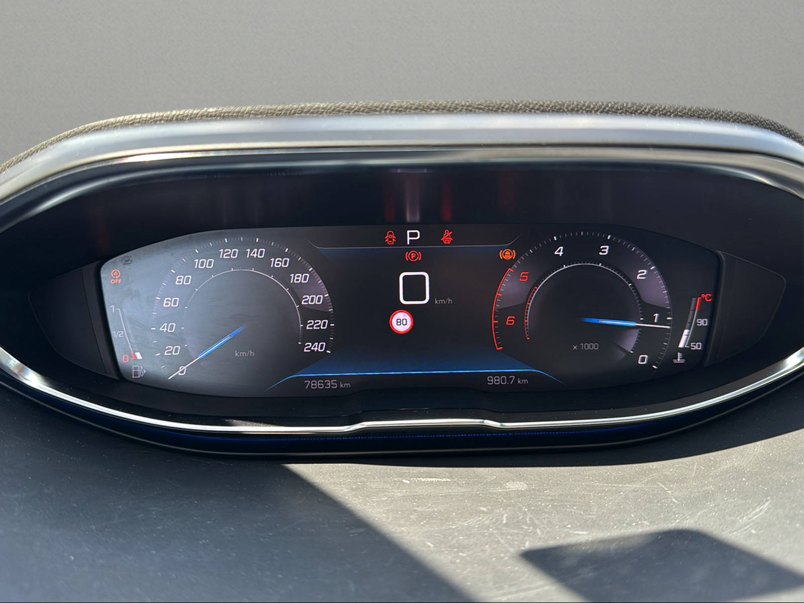 PEUGEOT 5008 1.5 BlueHDi Allure Pack EAT8-image-5