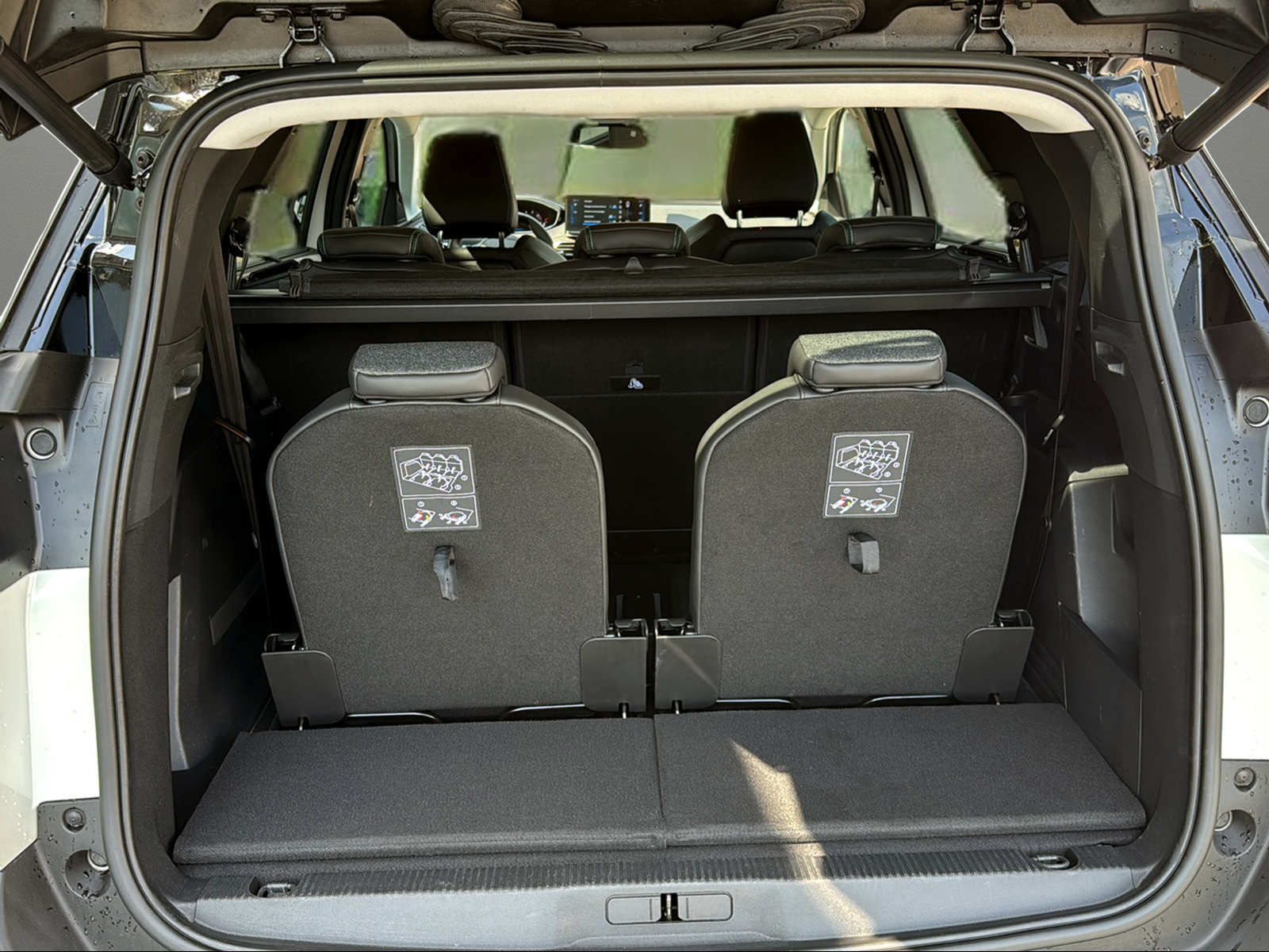 PEUGEOT 5008 1.5 BlueHDi Allure Pack EAT8-image-10
