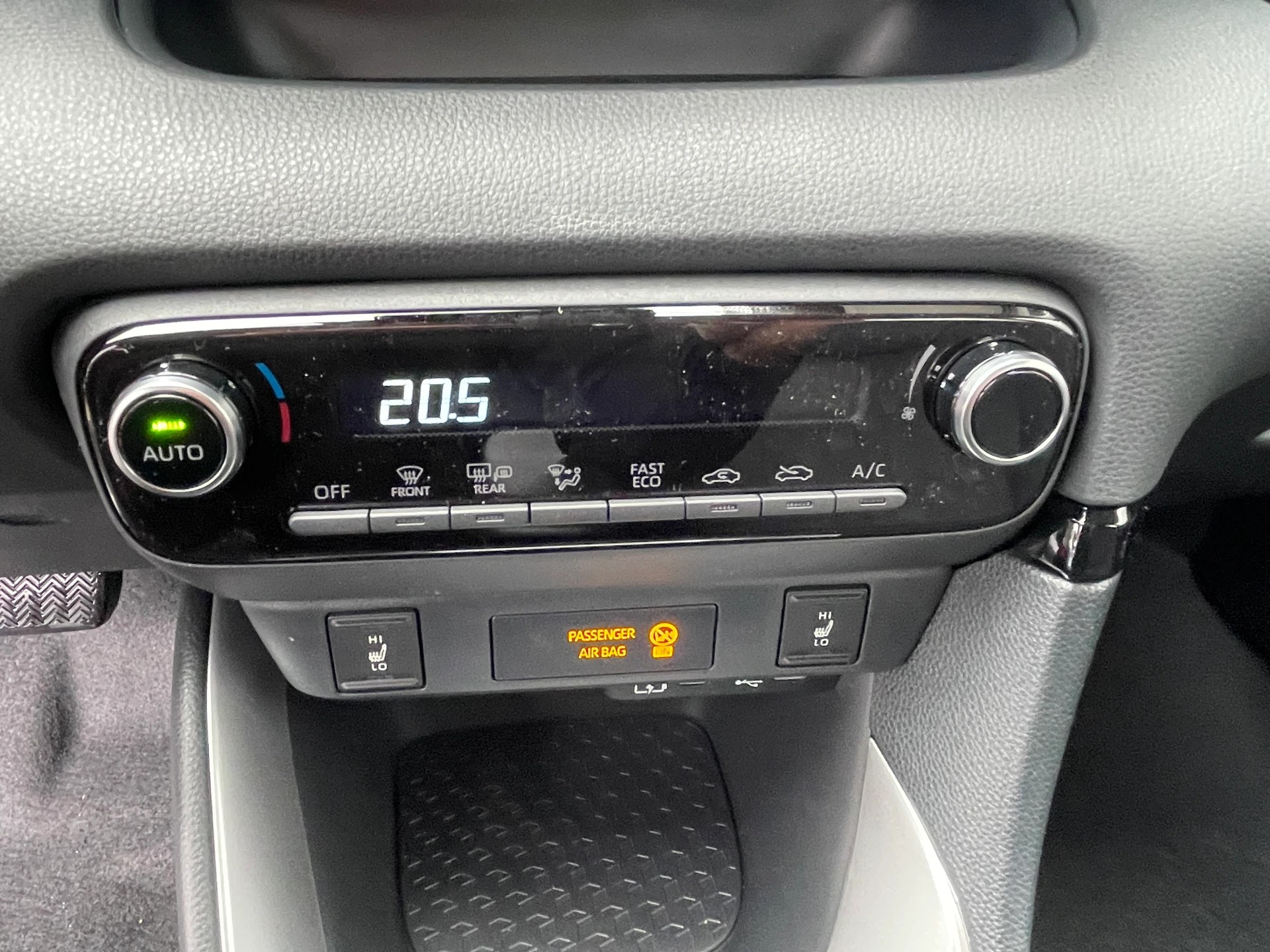 MAZDA 2 Hybrid Centre-line-image-6