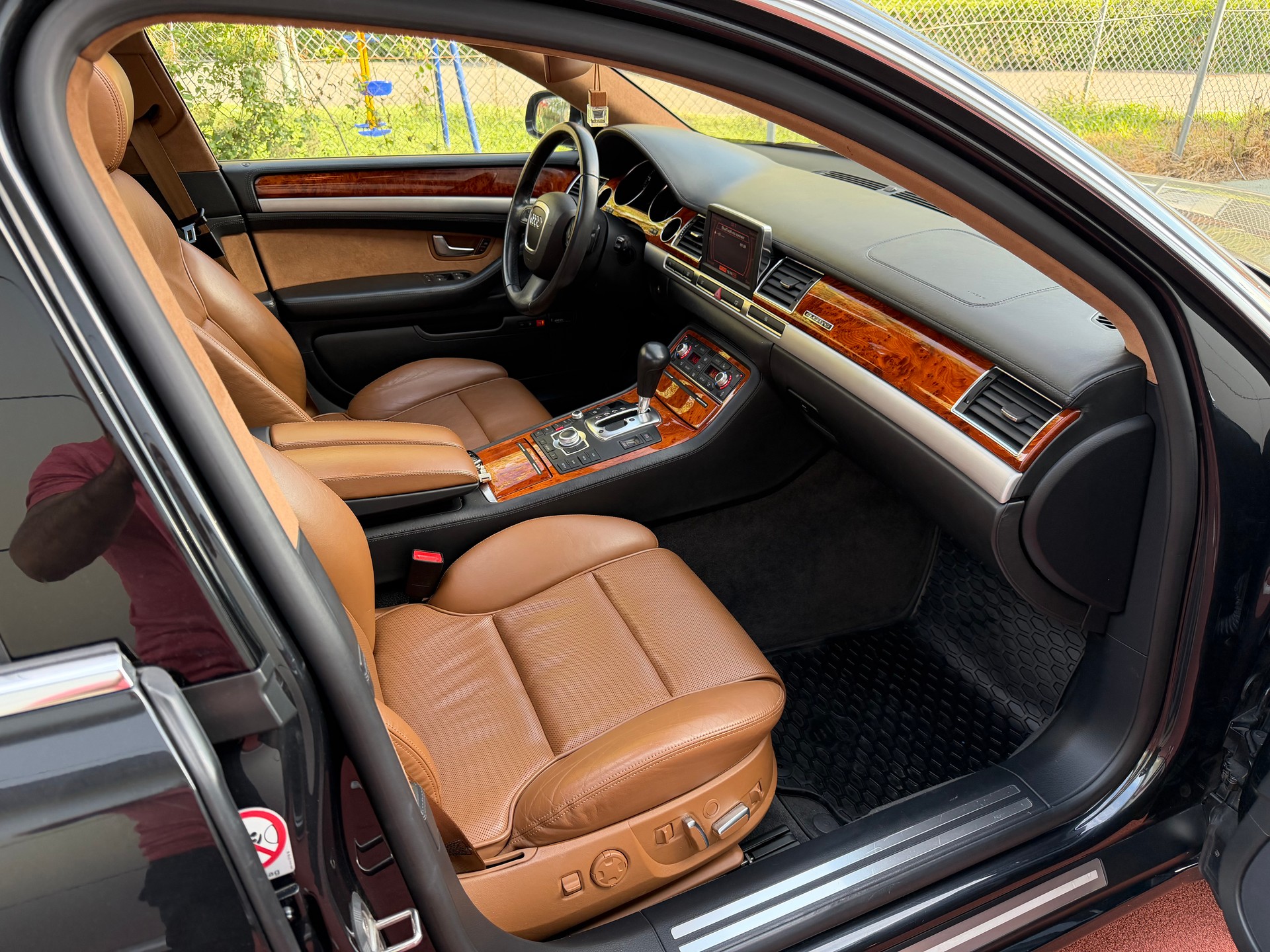 AUDI A8 L 6.0 quattro tiptronic-image-9