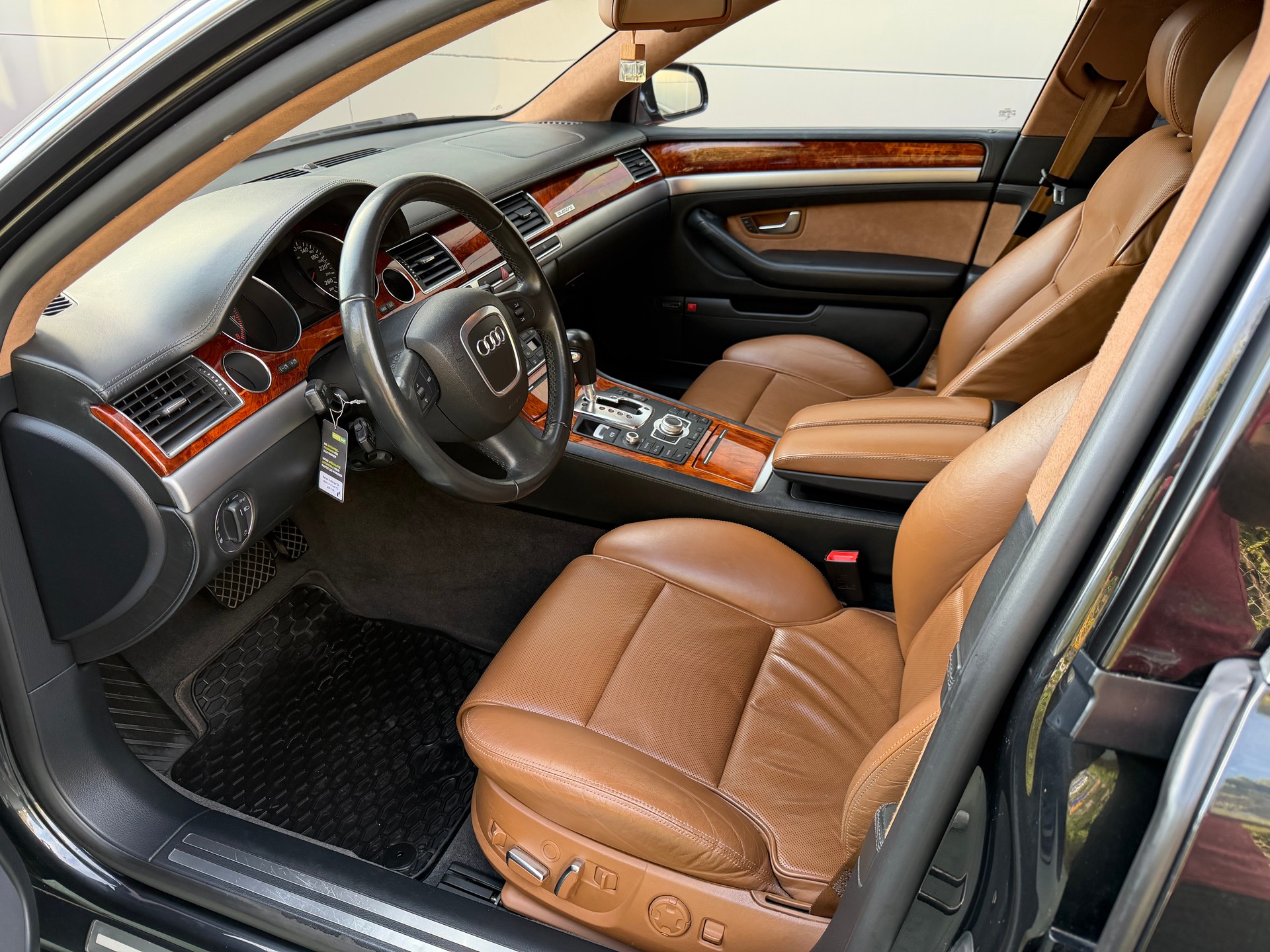 AUDI A8 L 6.0 quattro tiptronic-image-8