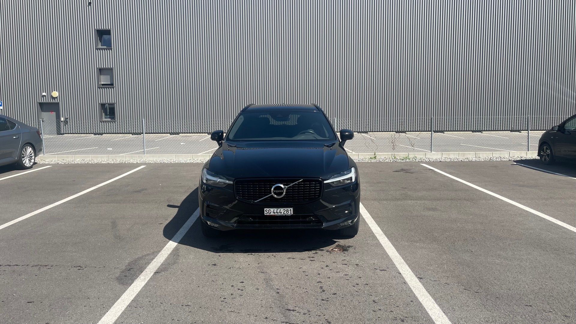 VOLVO 2.0 B4 MH R-Design AWD-image-1