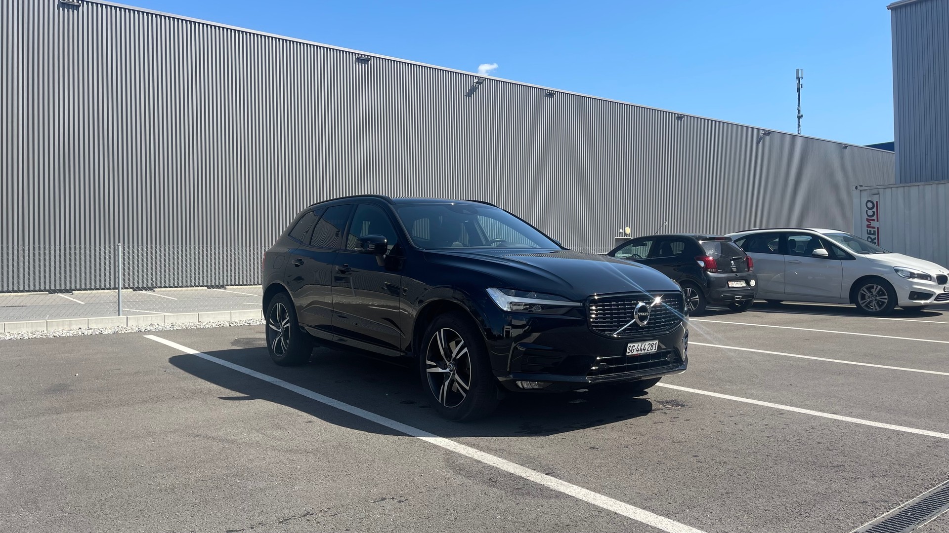 VOLVO 2.0 B4 MH R-Design AWD-image-2