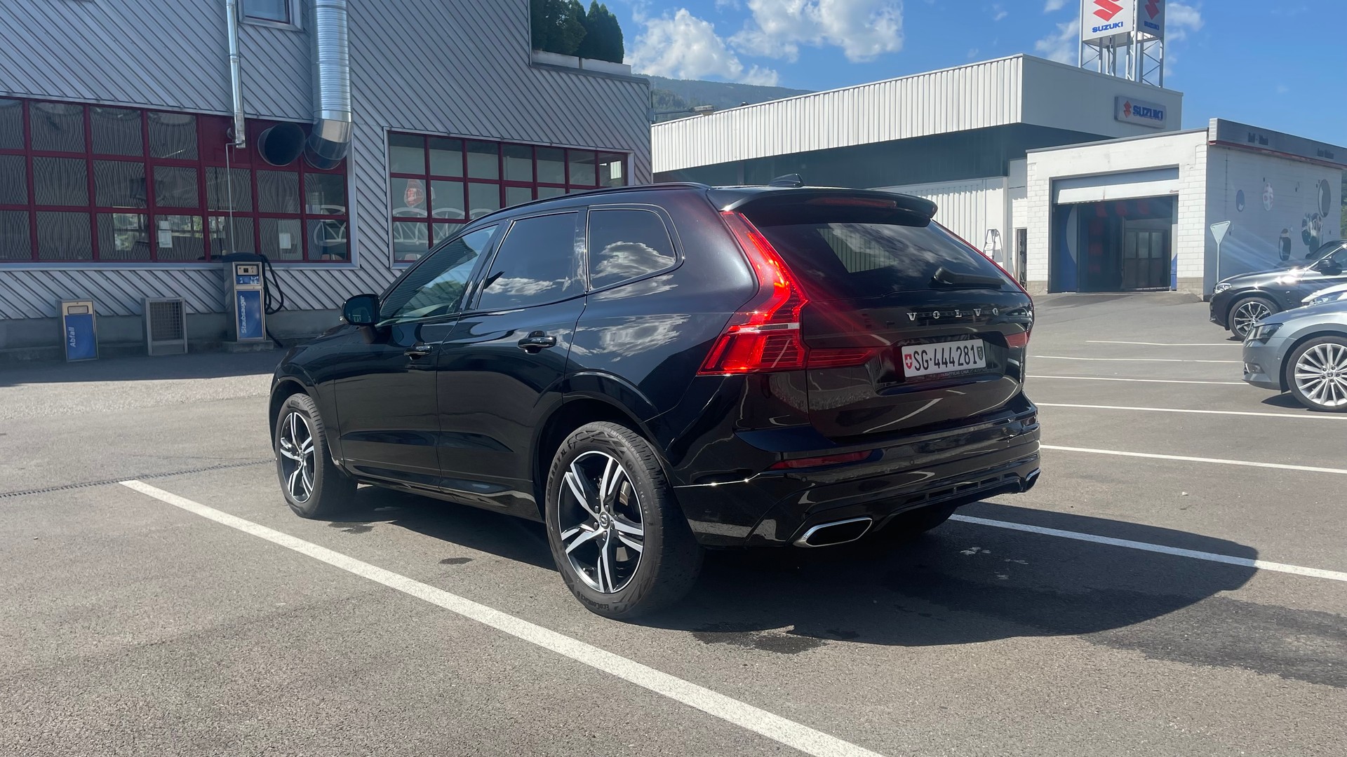VOLVO 2.0 B4 MH R-Design AWD-image-5