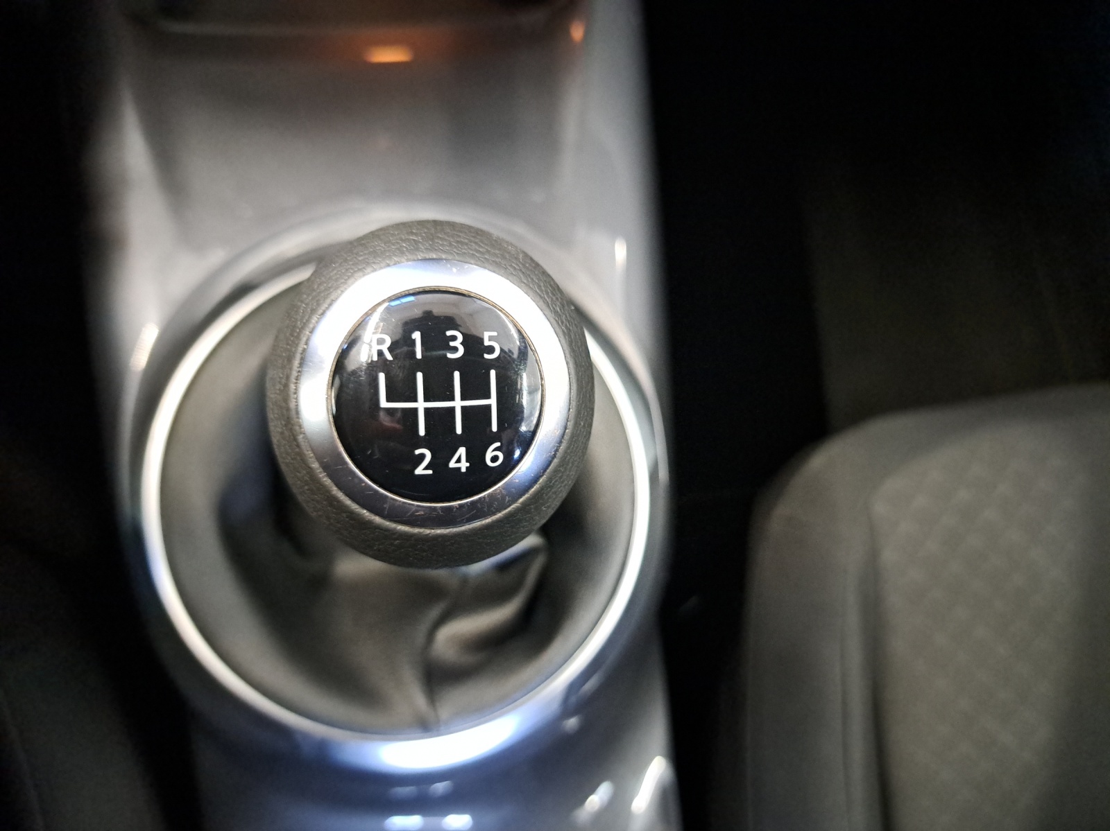 NISSAN Juke 1.0 DIG-T Visia-image-12