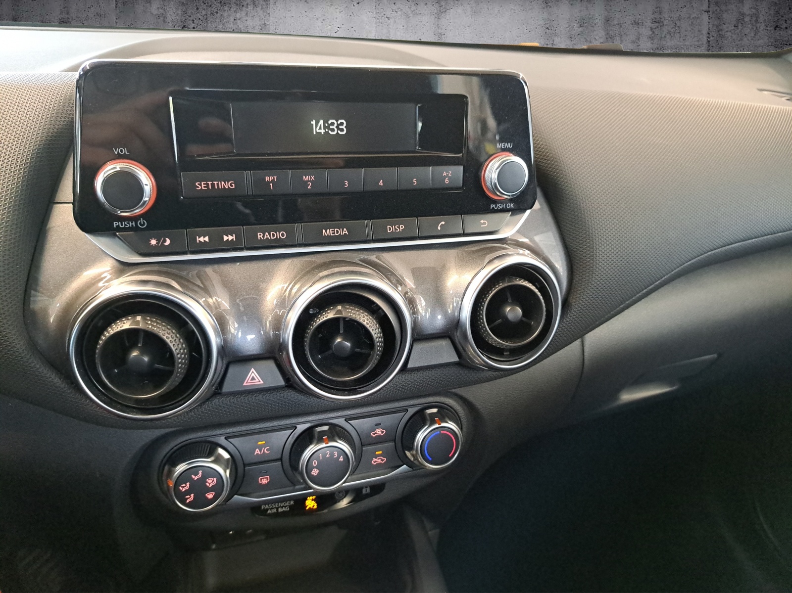 NISSAN Juke 1.0 DIG-T Visia-image-13