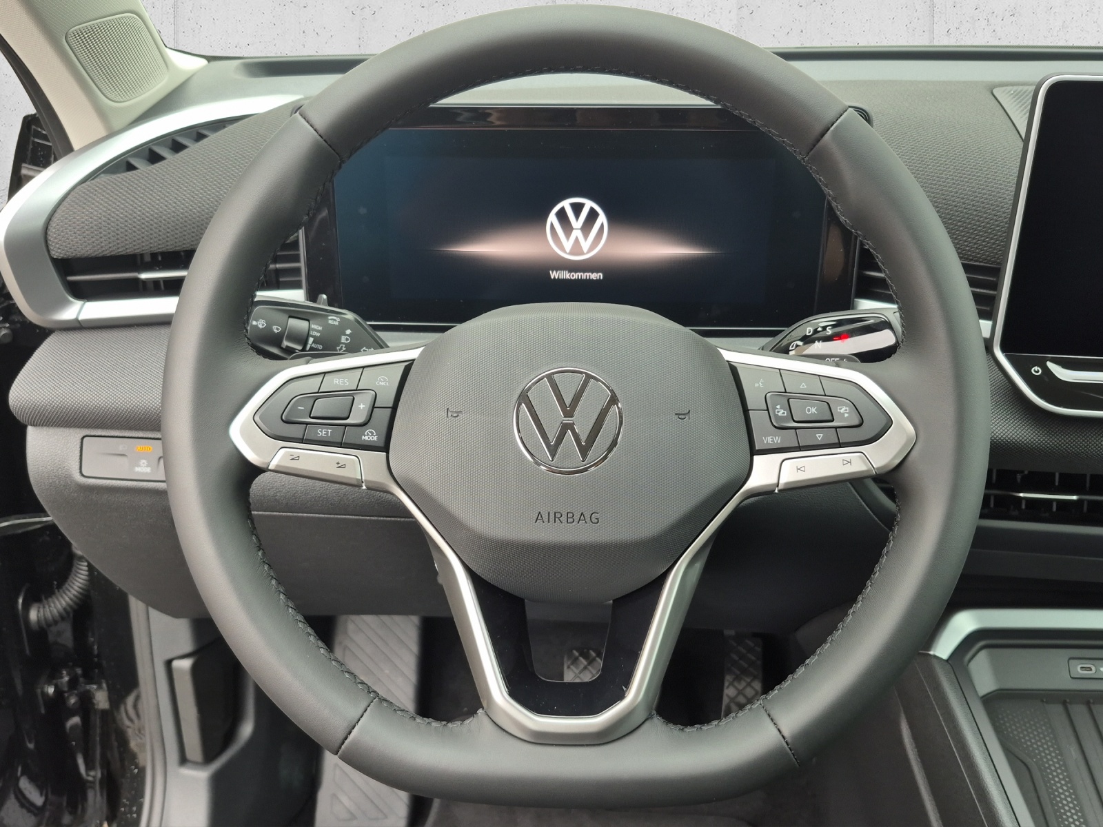 VW T-Roc 1.5 eTSI mHEV Trend DSG-image-9