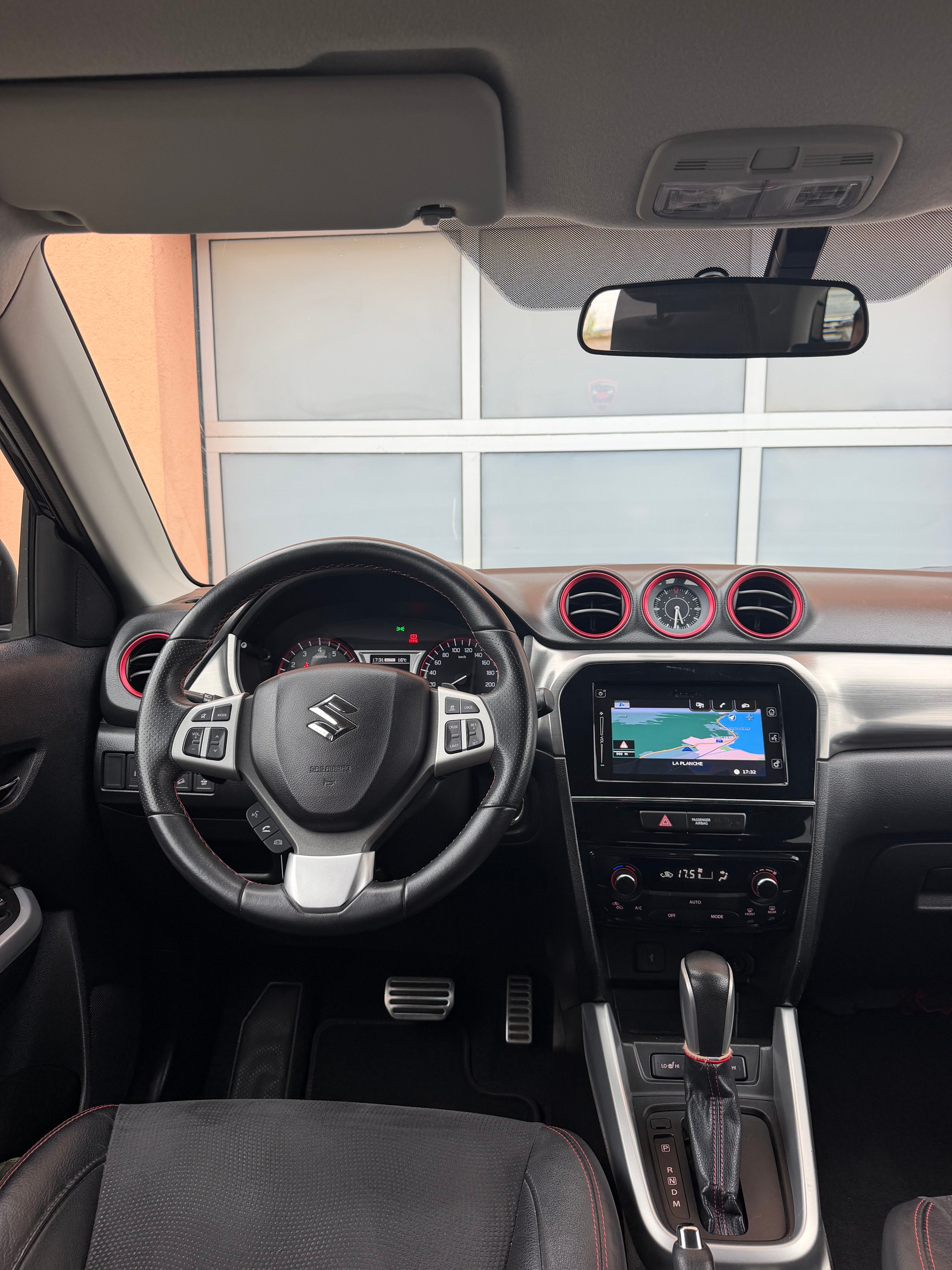 SUZUKI Vitara 1.4 Boosterjet Sergio Cellano Top Automatic-image-9