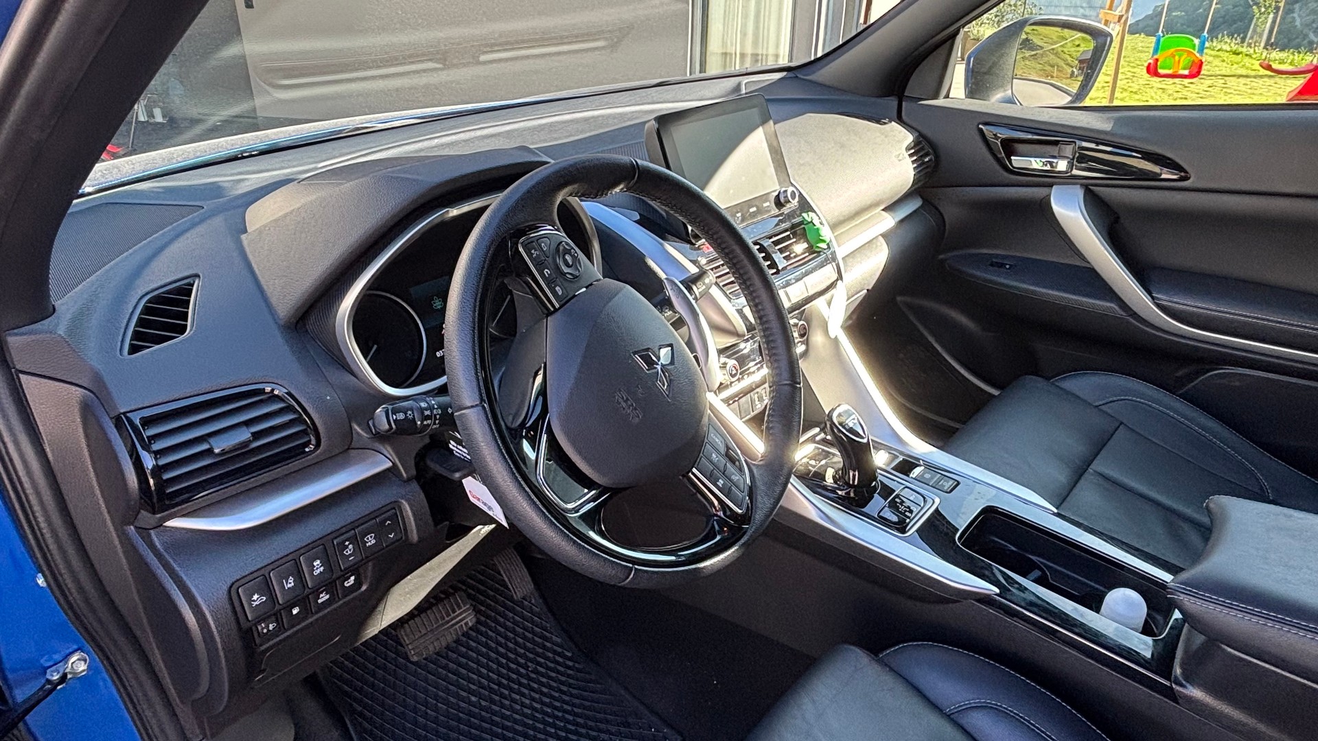 MITSUBISHI 2.4 PHEV Instyle 4x4-image-5