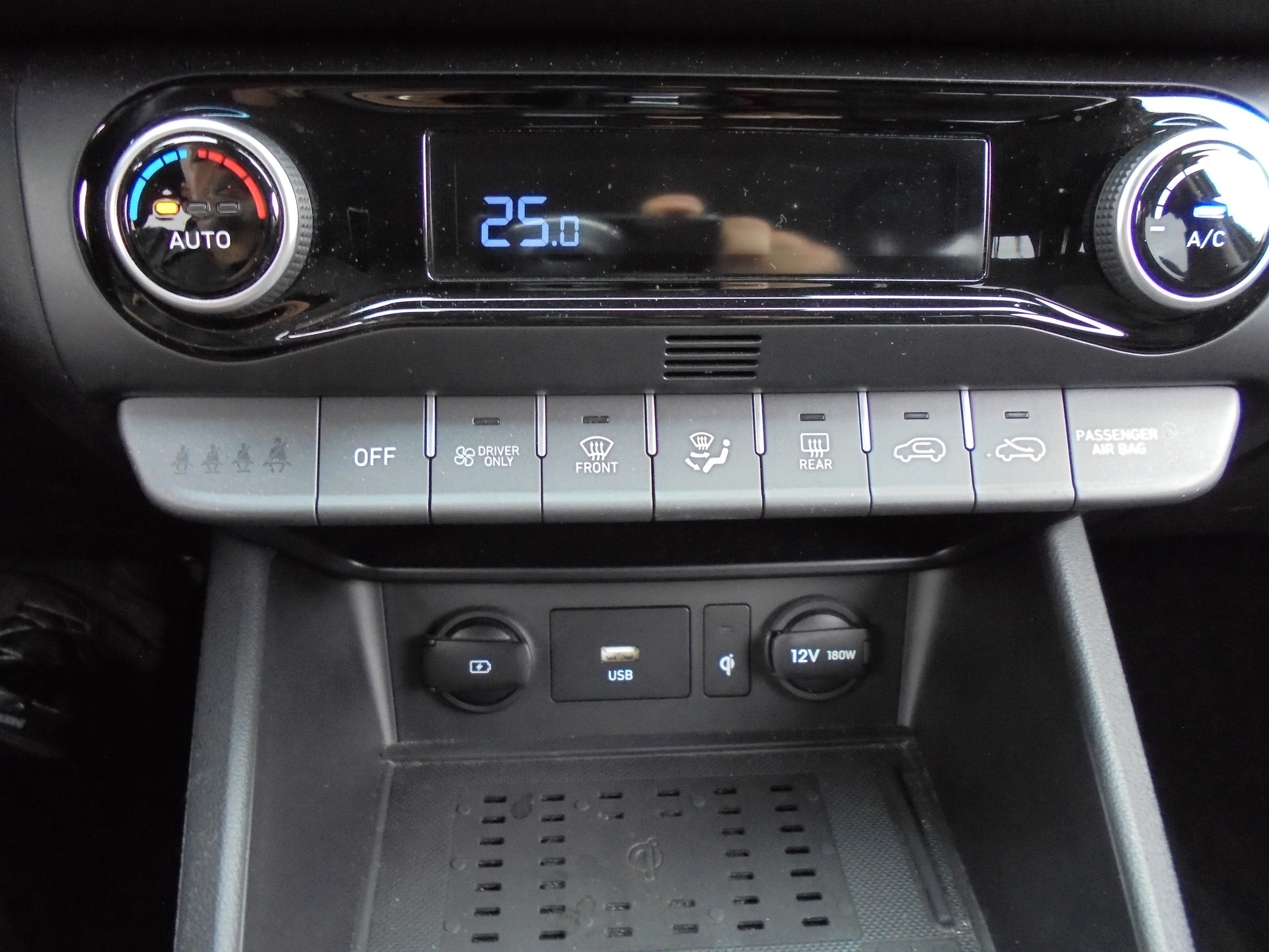 HYUNDAI Kona 1.6 GDi HEV Amplia DCT-image-9