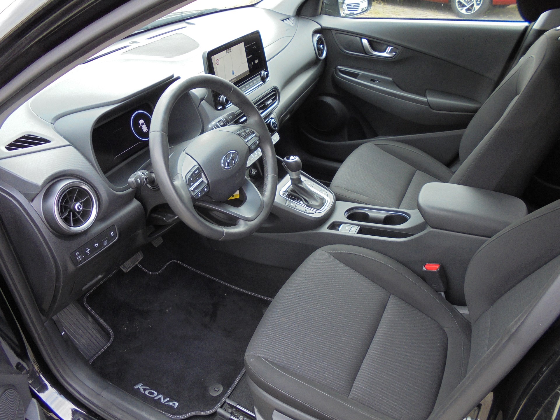 HYUNDAI Kona 1.6 GDi HEV Amplia DCT-image-12