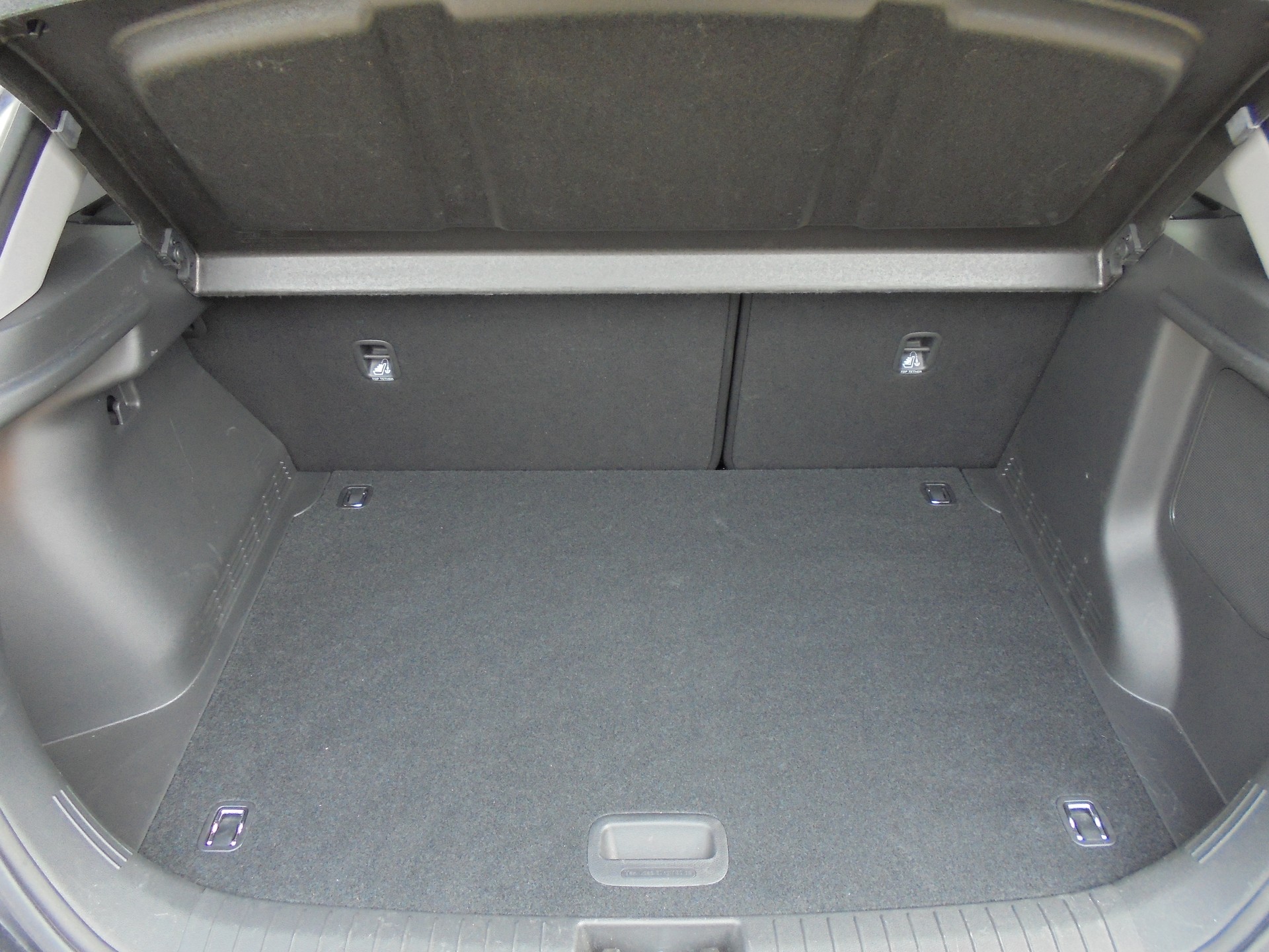 HYUNDAI Kona 1.6 GDi HEV Amplia DCT-image-14