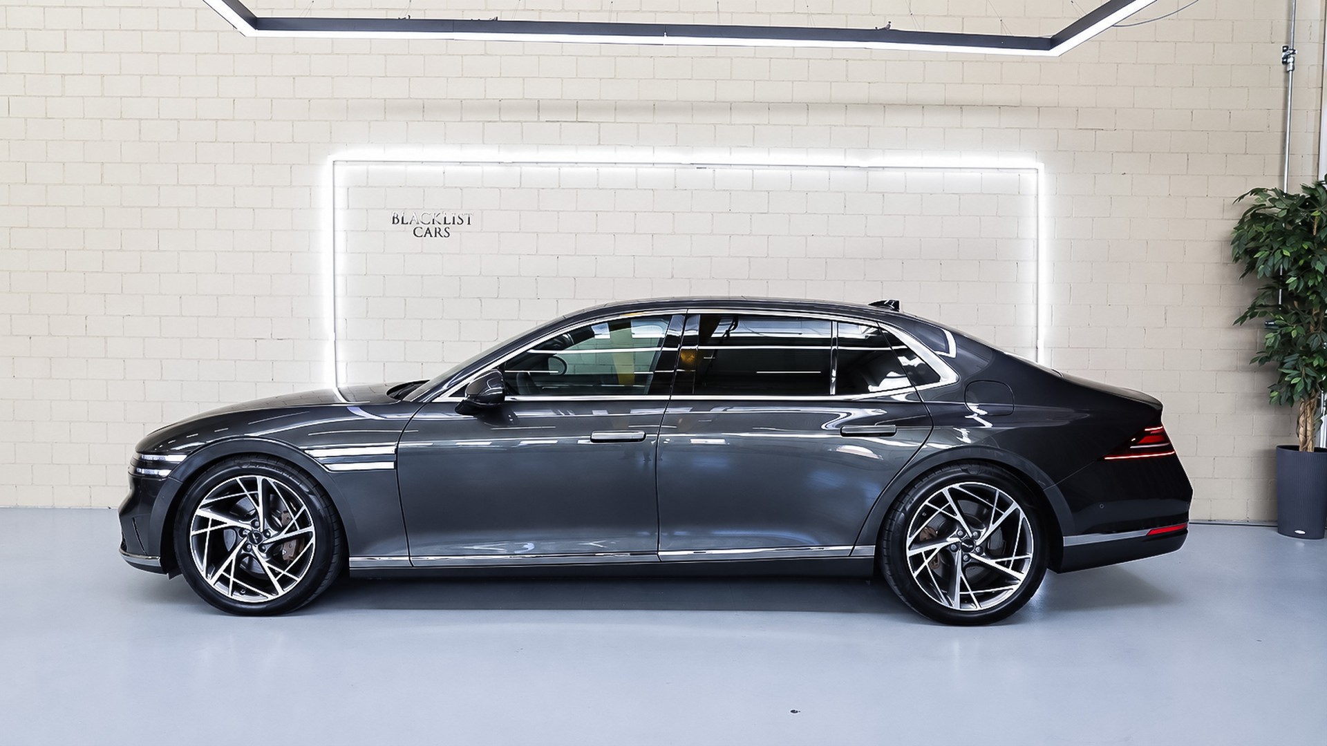 GENESIS G90 Luxury *5 Plätzer*-image-3