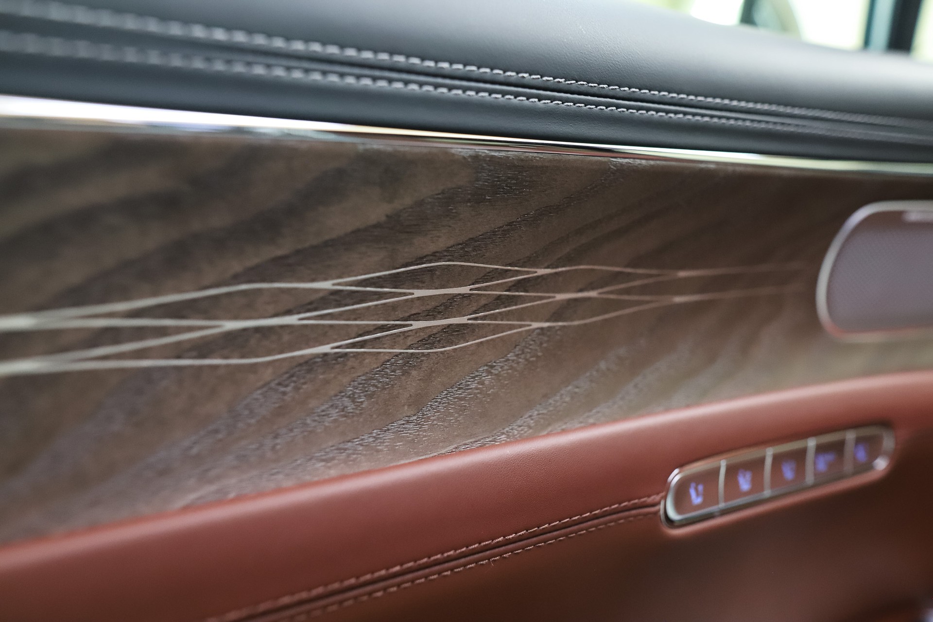 GENESIS G90 Luxury *5 Plätzer*-image-10