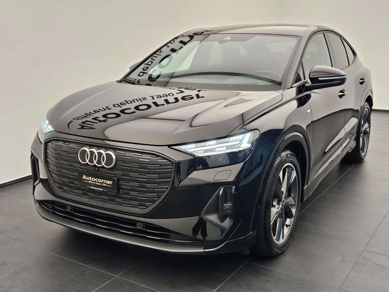 AUDI Q4 Sportback e-tron 45 quattro-showroom-element-2