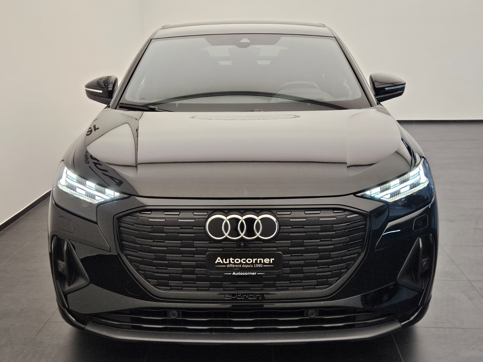 AUDI Q4 Sportback e-tron 45 quattro-showroom-element-3
