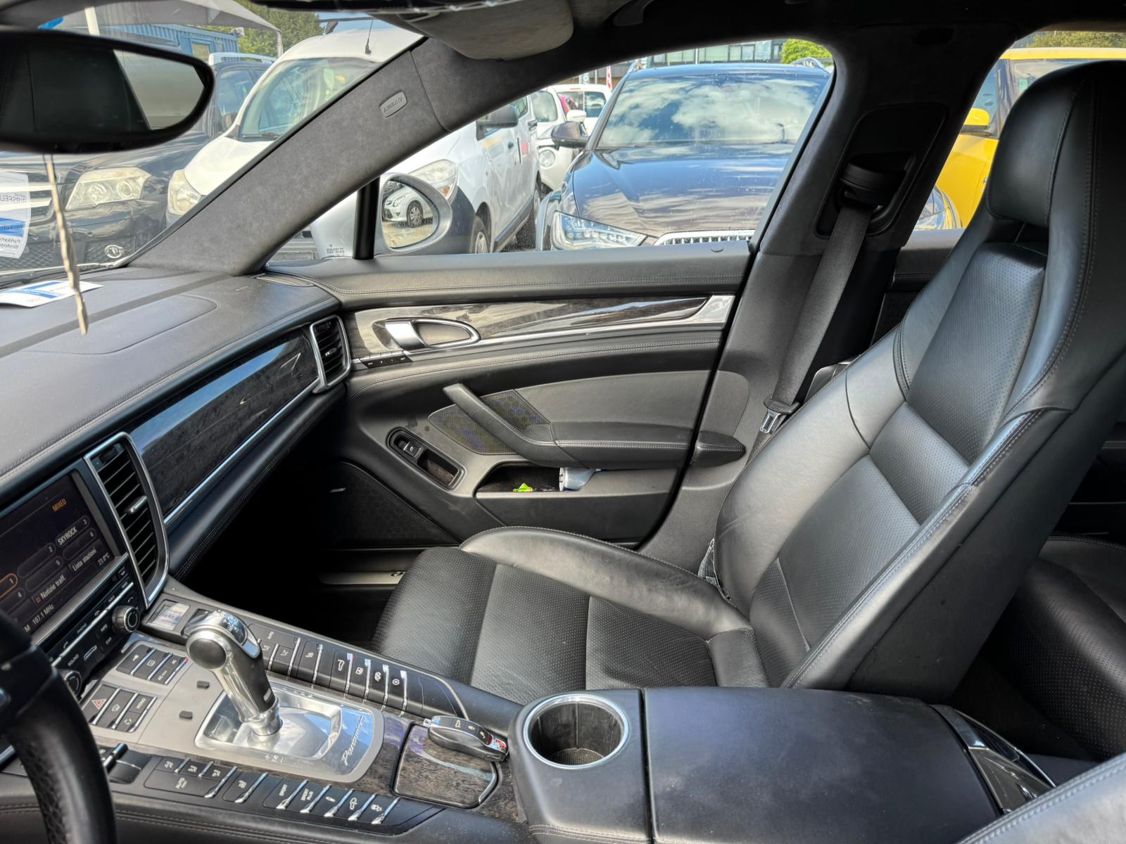 PORSCHE Panamera Turbo 4.8 PDK-image-11